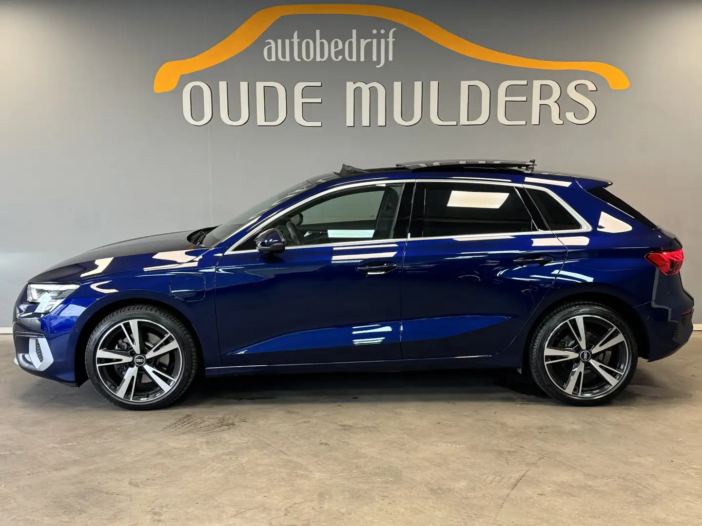Audi A3 Sportback 40 TFSI Panoramadak/Camera/Stoelverwarmi Bleu - 2