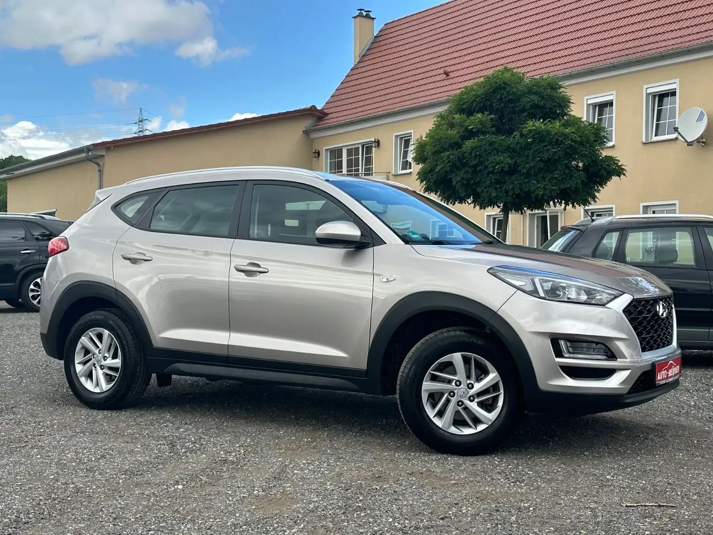 Hyundai TUCSON Select 2WD * Kamera * Navi * Sitzh.* Weiß - 2