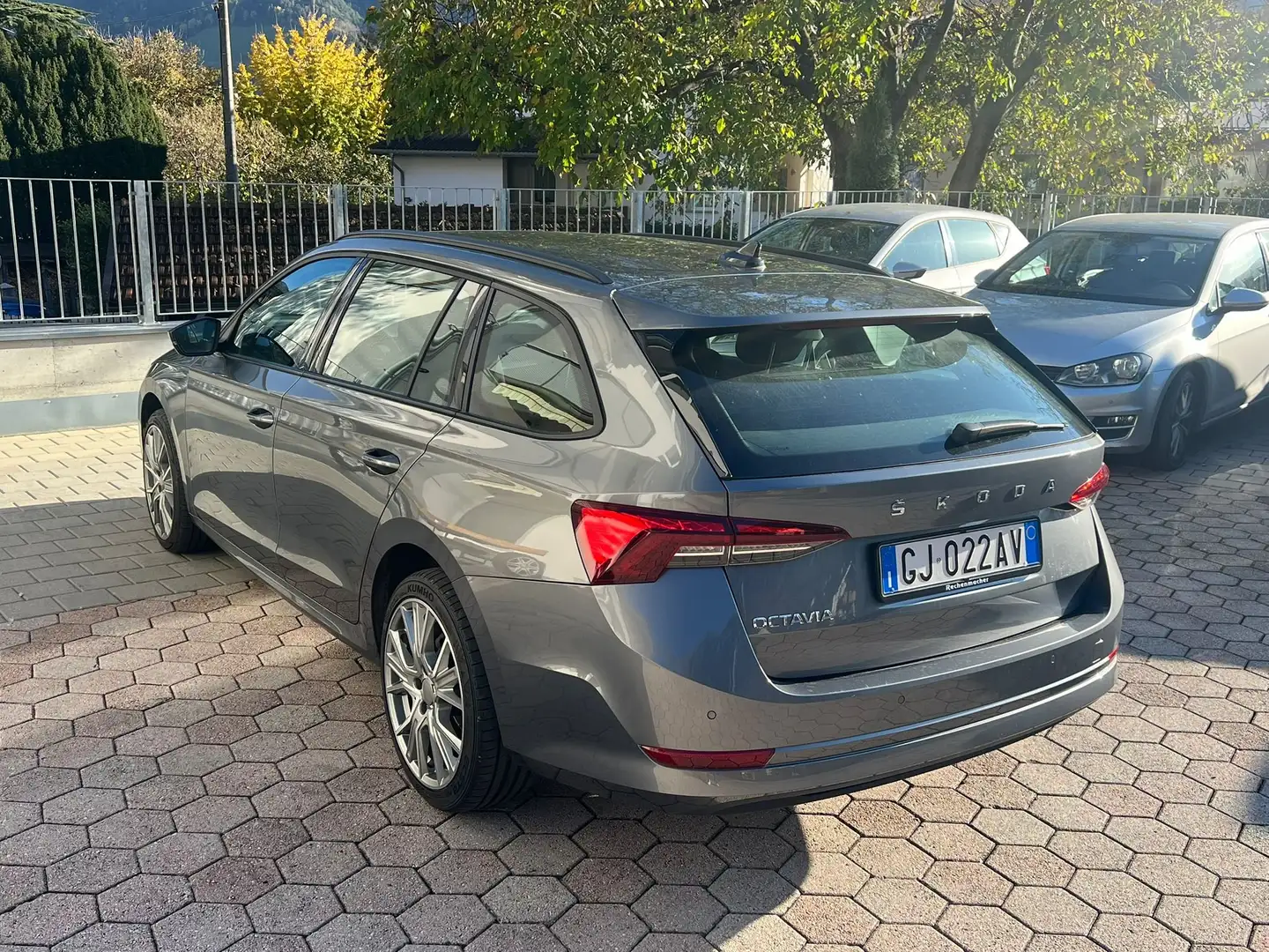 Skoda Octavia Octavia Wagon 2.0 tdi evo Executive 115cv dsg Grigio - 1