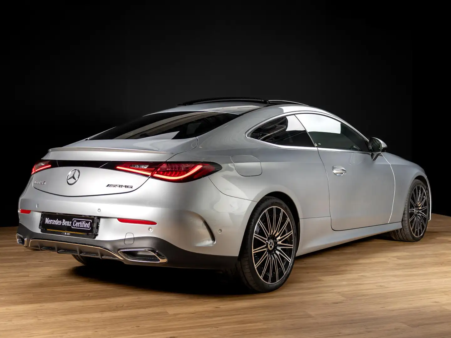 Mercedes-Benz CLE 200 Coupé AMG Line Panorama dak Grijs - 2