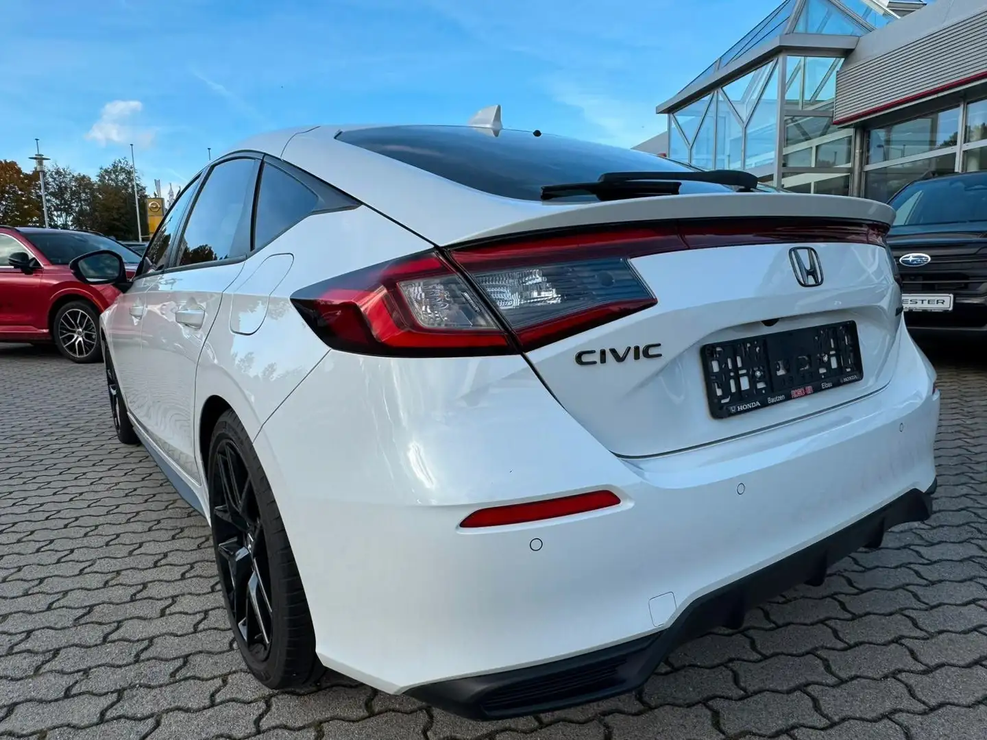 Honda Civic Lim. 5-trg. e:HEV Sport Weiß - 2