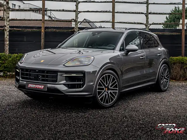 Porsche Cayenne E-Hybrid | 22" | Panodak | Bose | Full SportDesign