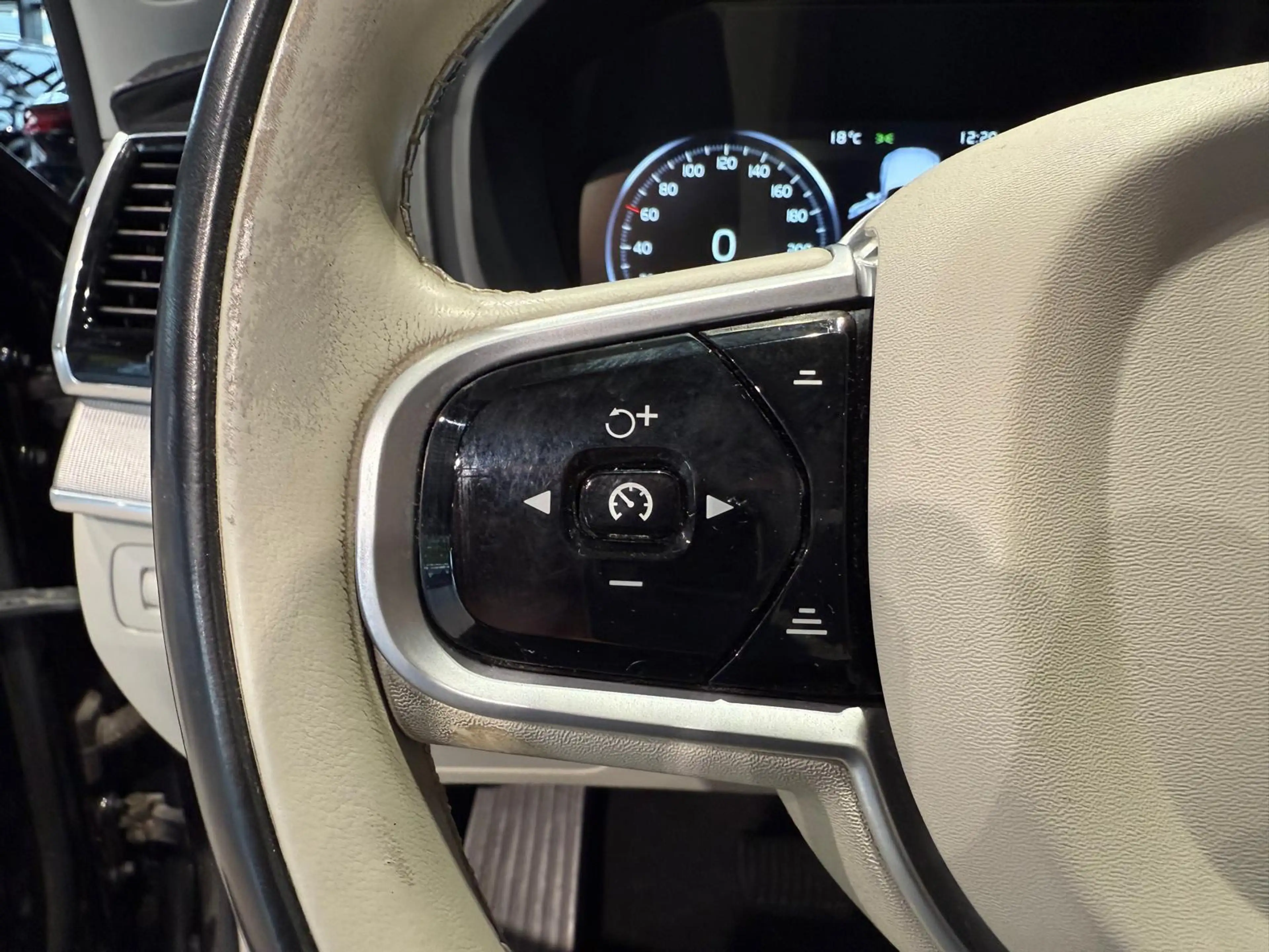 Volvo XC90 2.0 T8 Twin Engine AWD Inscription Panoschuifdak t — photo 14
