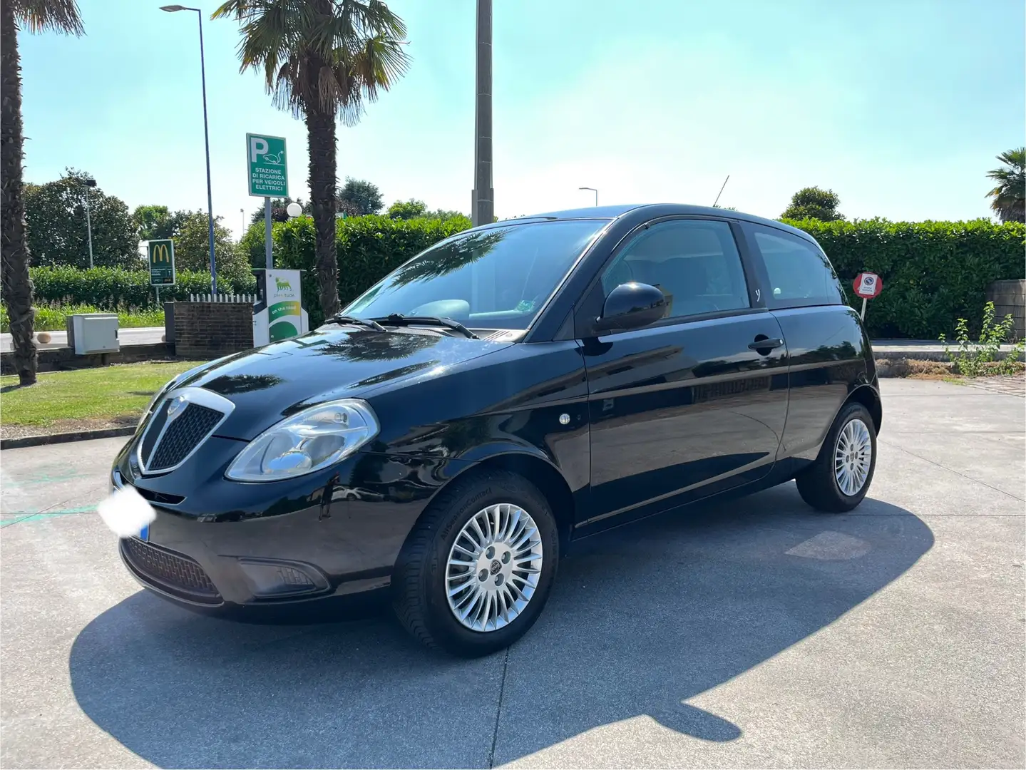 Lancia Ypsilon 1.2 8v Elle OK PER Neopatentati Nero - 1