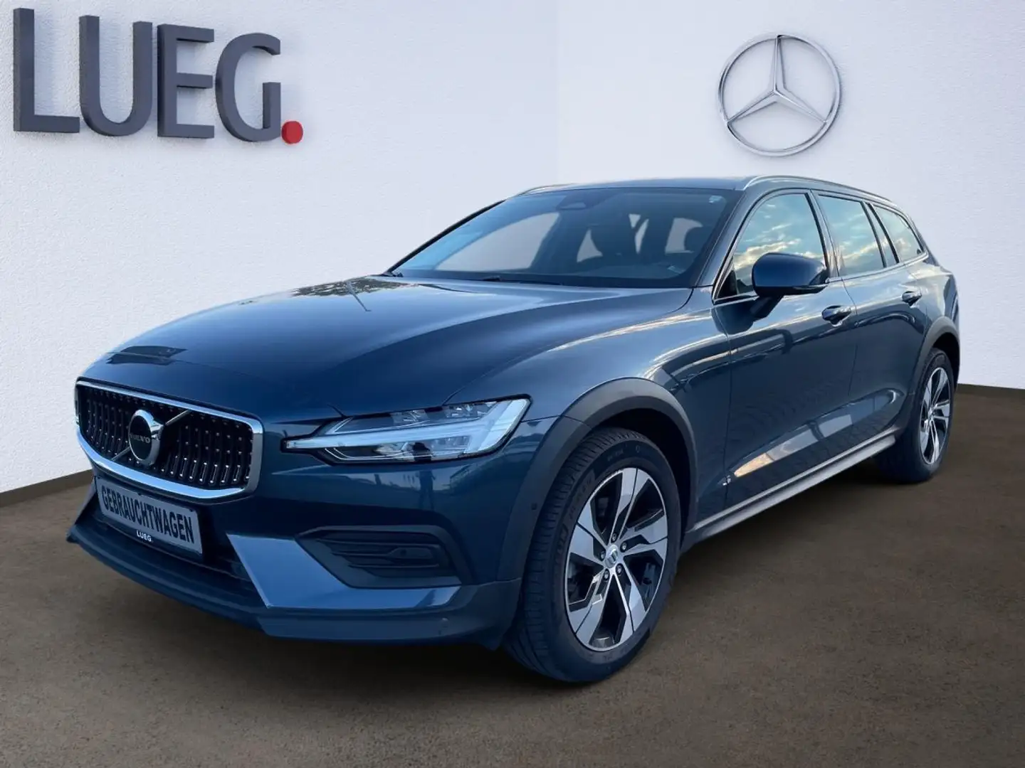 Volvo V60 V 60 Cross Country B4 Blau - 2