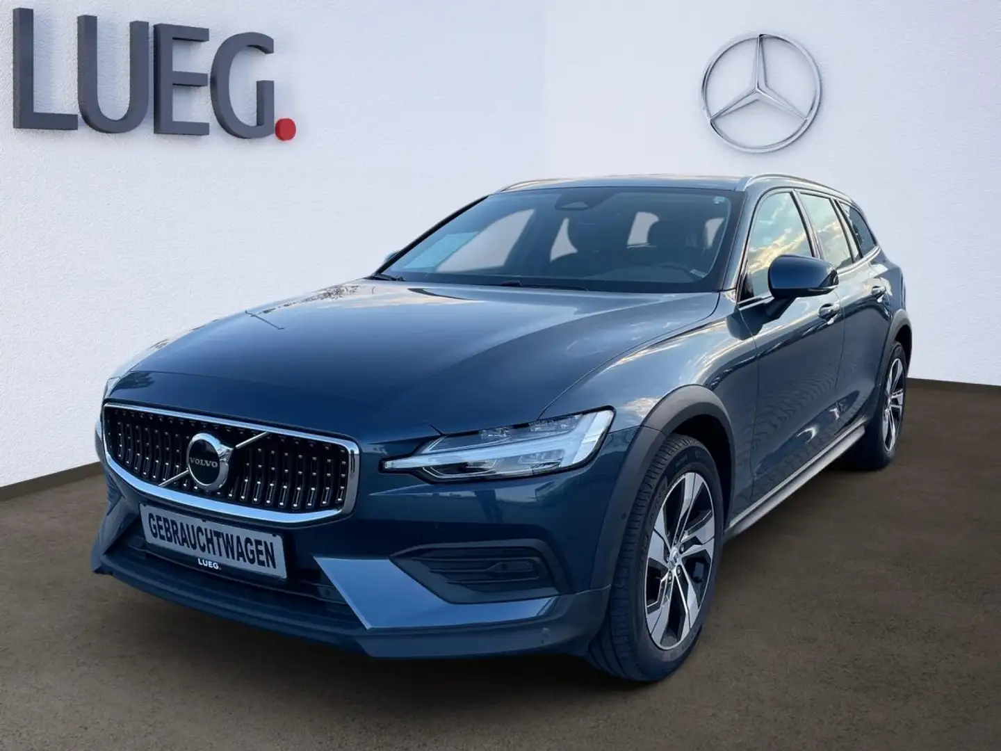 Volvo V60 V 60 Cross Country B4 PLUS+LED+AHK Blau - 1