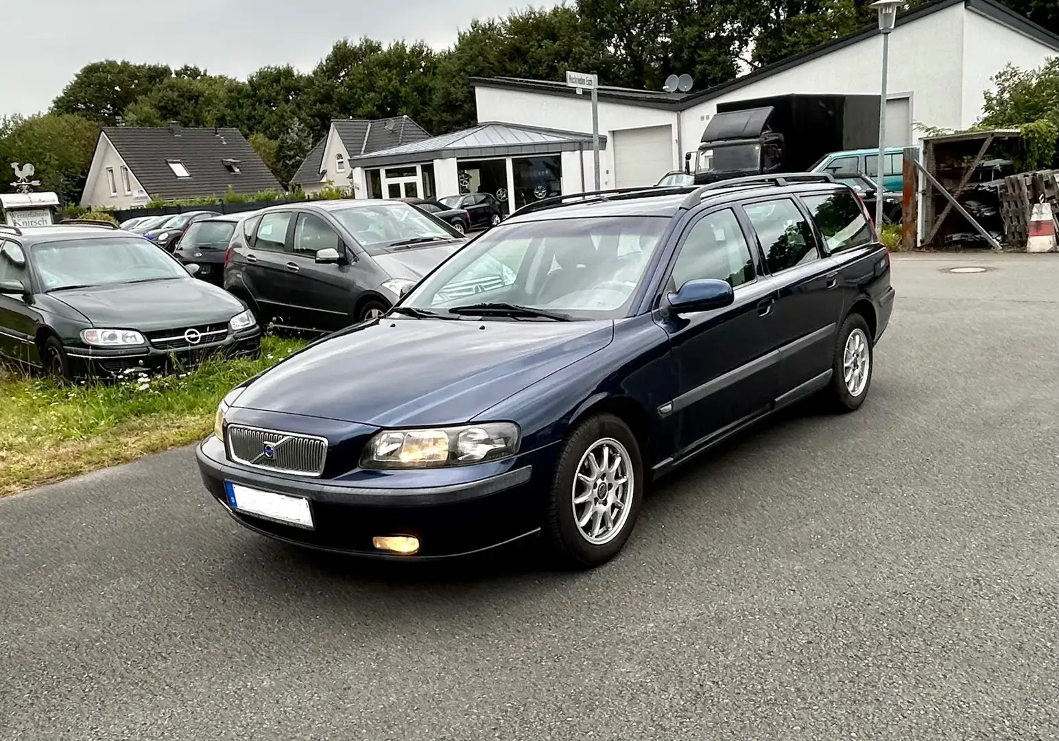 Volvo V70 V70 2.4 TÜV 09-2027 KLIMA Blau - 1