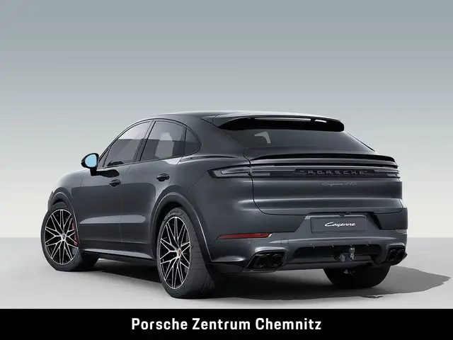 Porsche Cayenne view 3