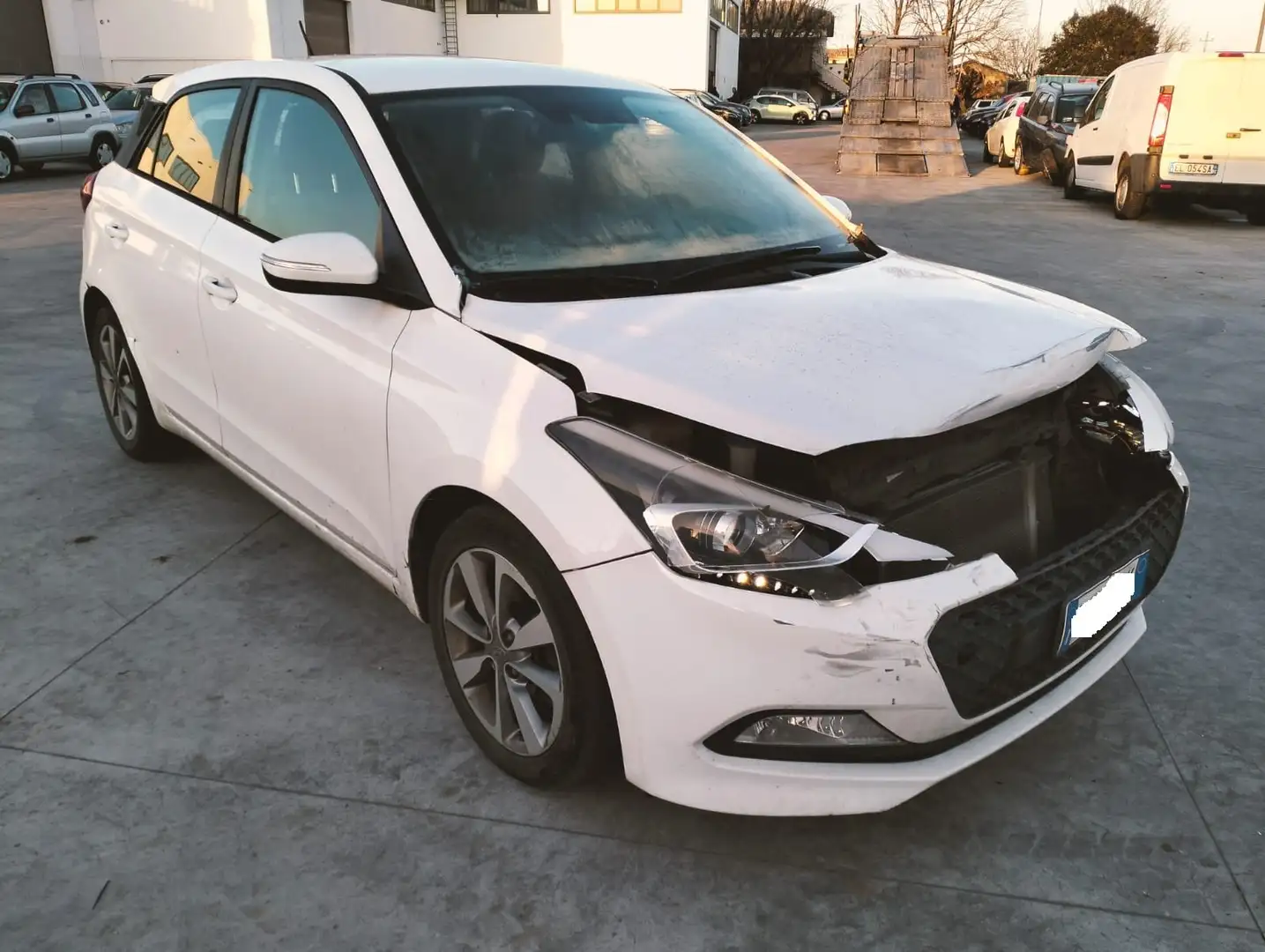 Hyundai i20 1.1 crdi 75cv Blanc - 1