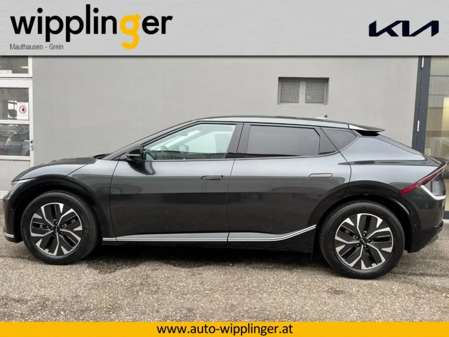 Kia EV6 /AIR/PLUS/77,4KWH/AT/RWD/229/V2L LP.:€ 64.390,00 Grau - 2