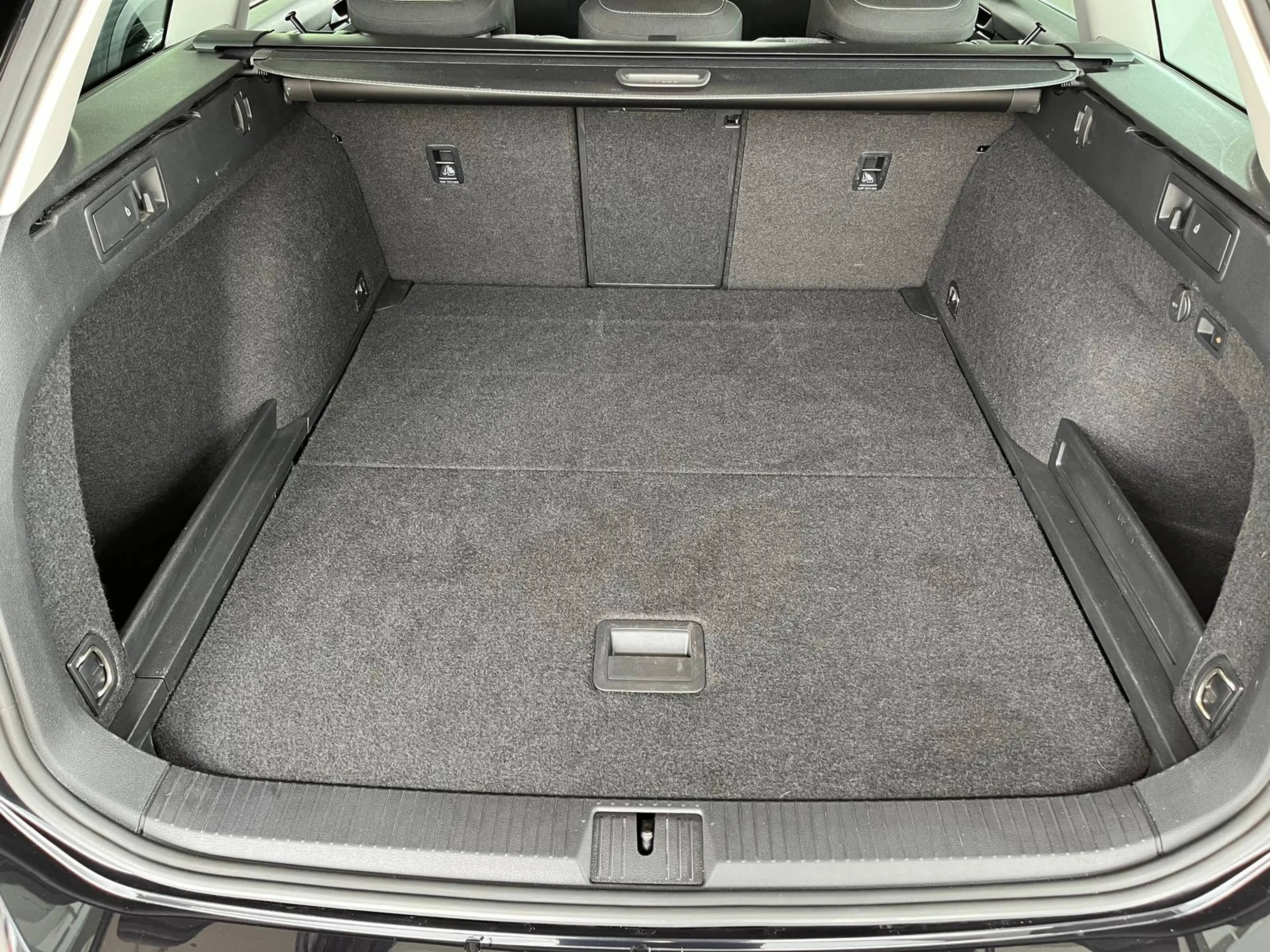 Volkswagen Passat Variant Business 2.0 TDI DSG NAVI ACC SHZ — photo 22