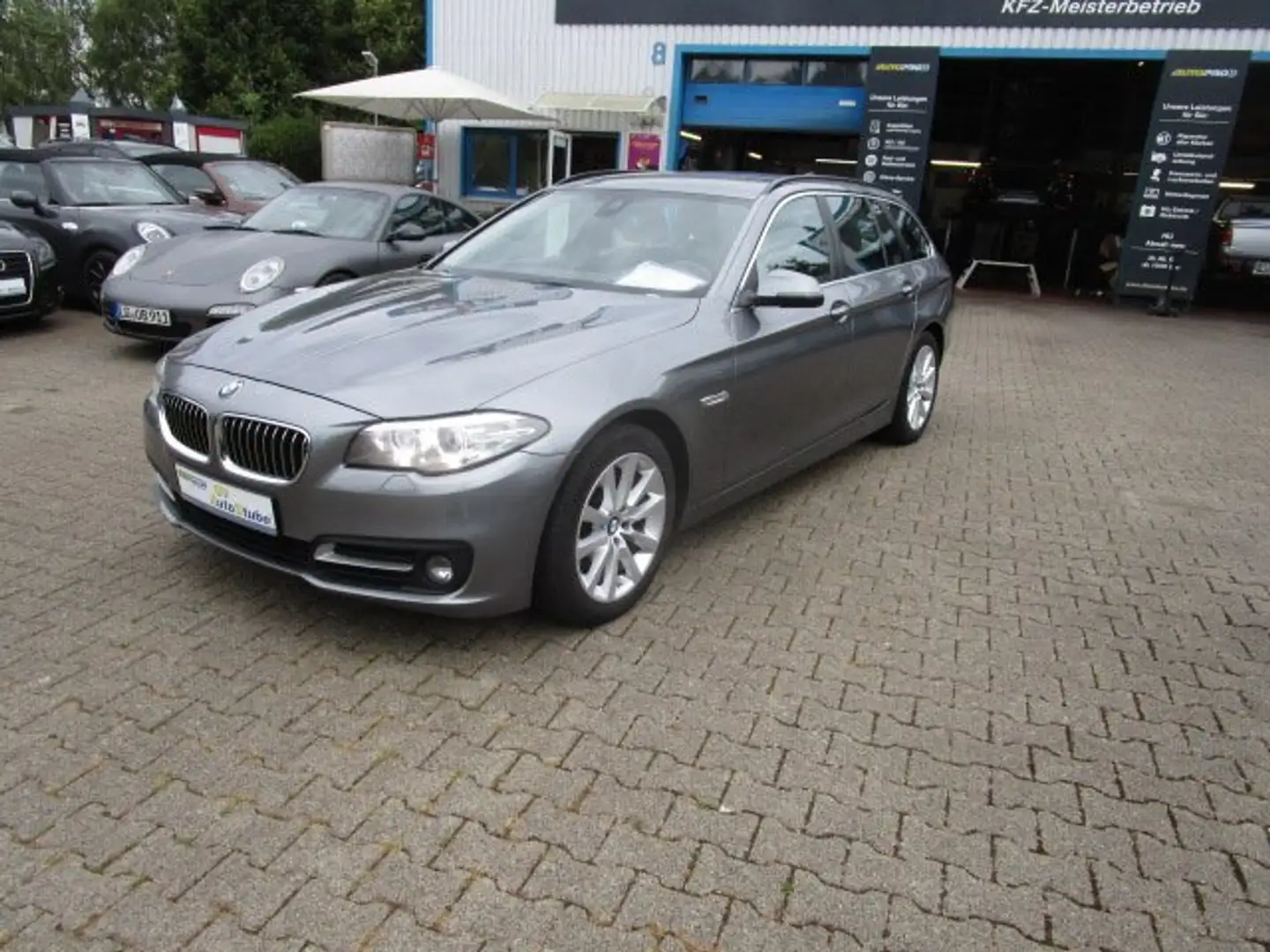 BMW 520 d xDrive Kombi Navi Leder Xenon Alu18Zoll Met Aux! Grau - 2