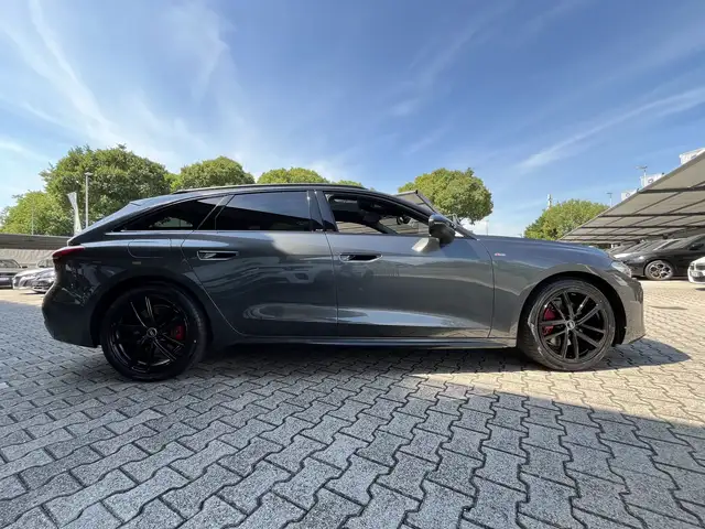 Audi A5 view 4