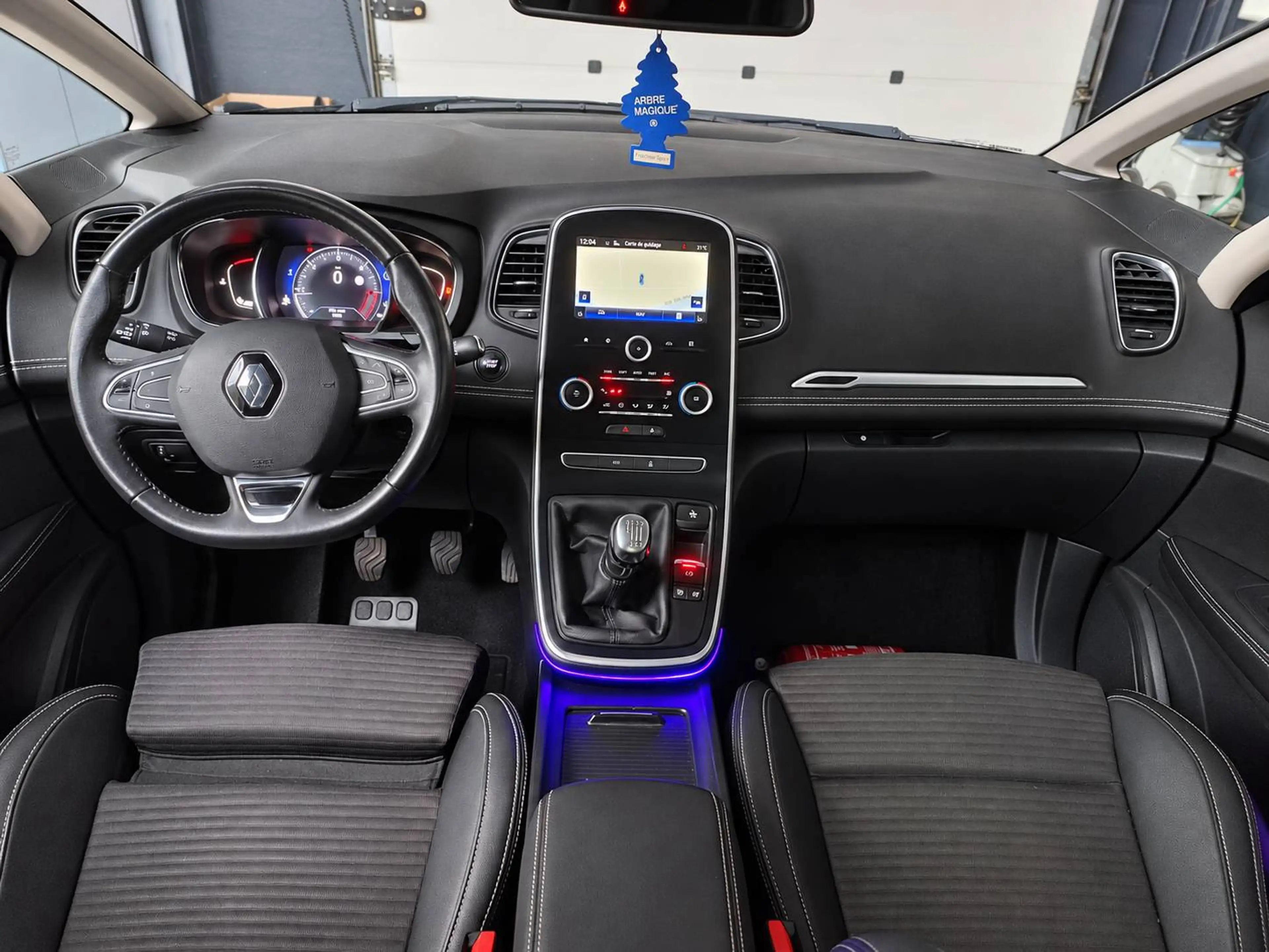 Renault Scenic Scenic 1.5 dCi Energy Intens / NAVI-CUIR-TOIT PANORAMIQUE — photo 3