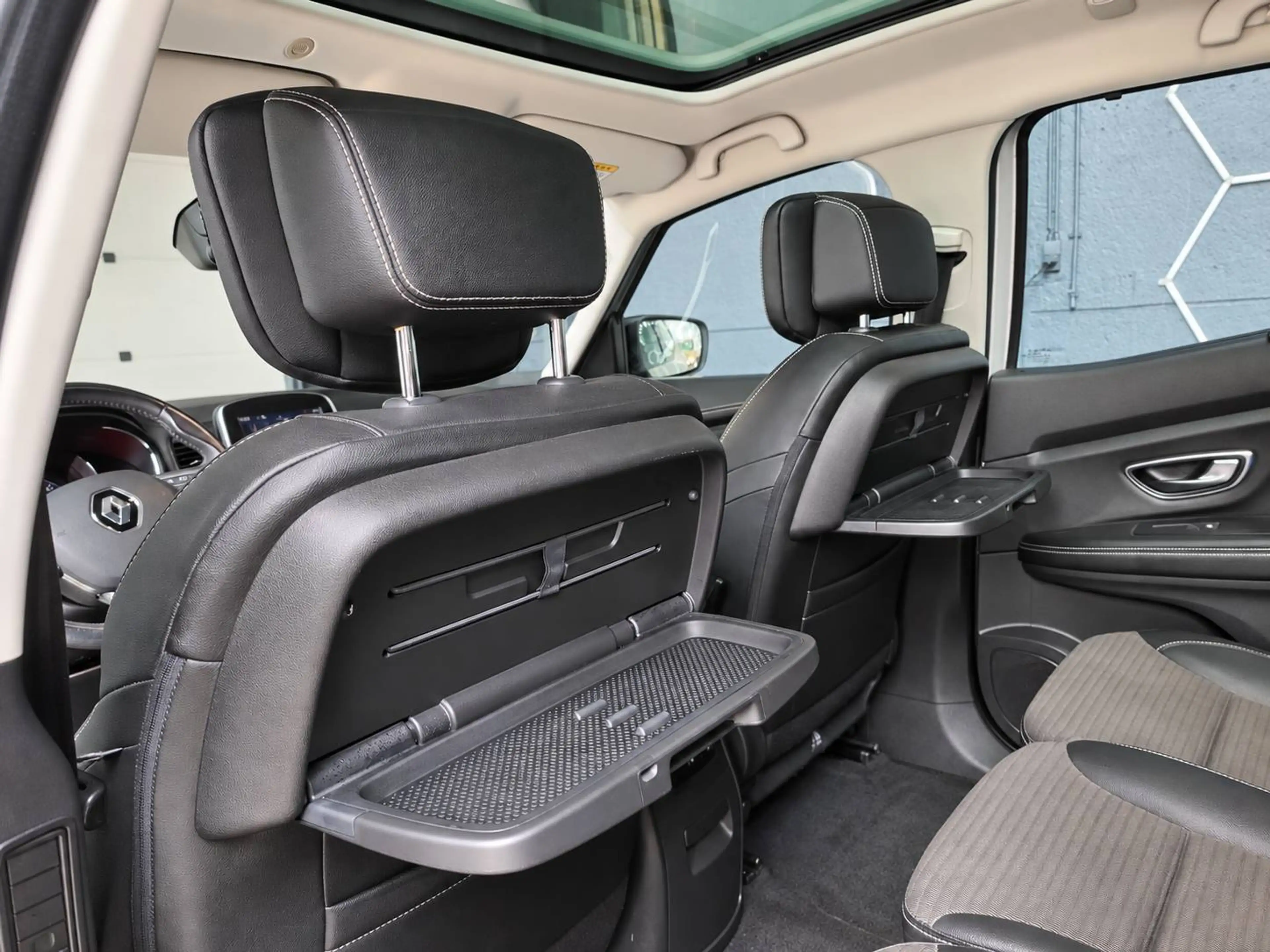 Renault Scenic Scenic 1.5 dCi Energy Intens / NAVI-CUIR-TOIT PANORAMIQUE — photo 6