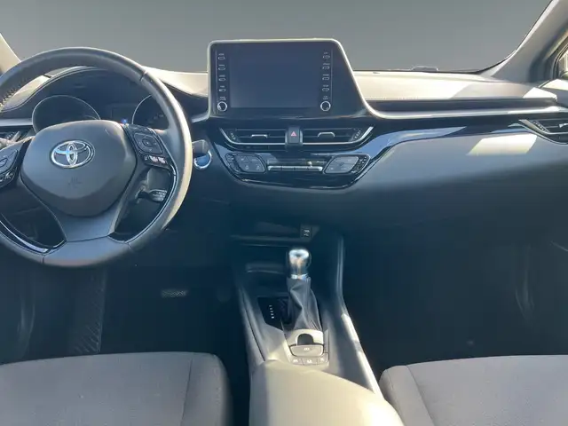 Toyota C-HR view 11