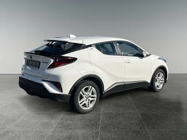 Toyota C-HR view 6