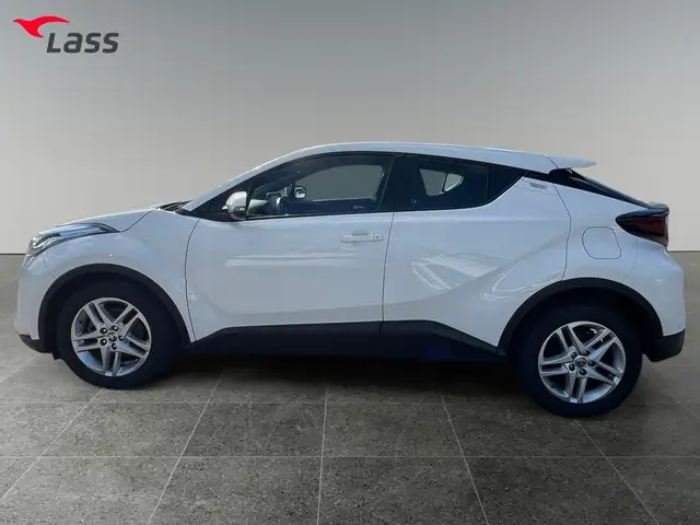 Toyota C-HR view 3