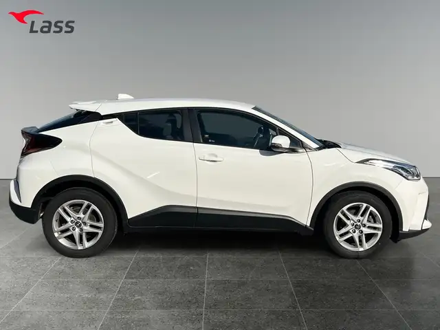 Toyota C-HR view 7