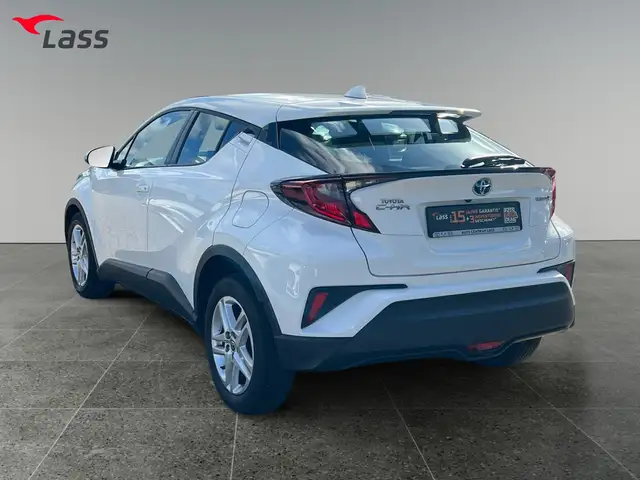 Toyota C-HR view 4