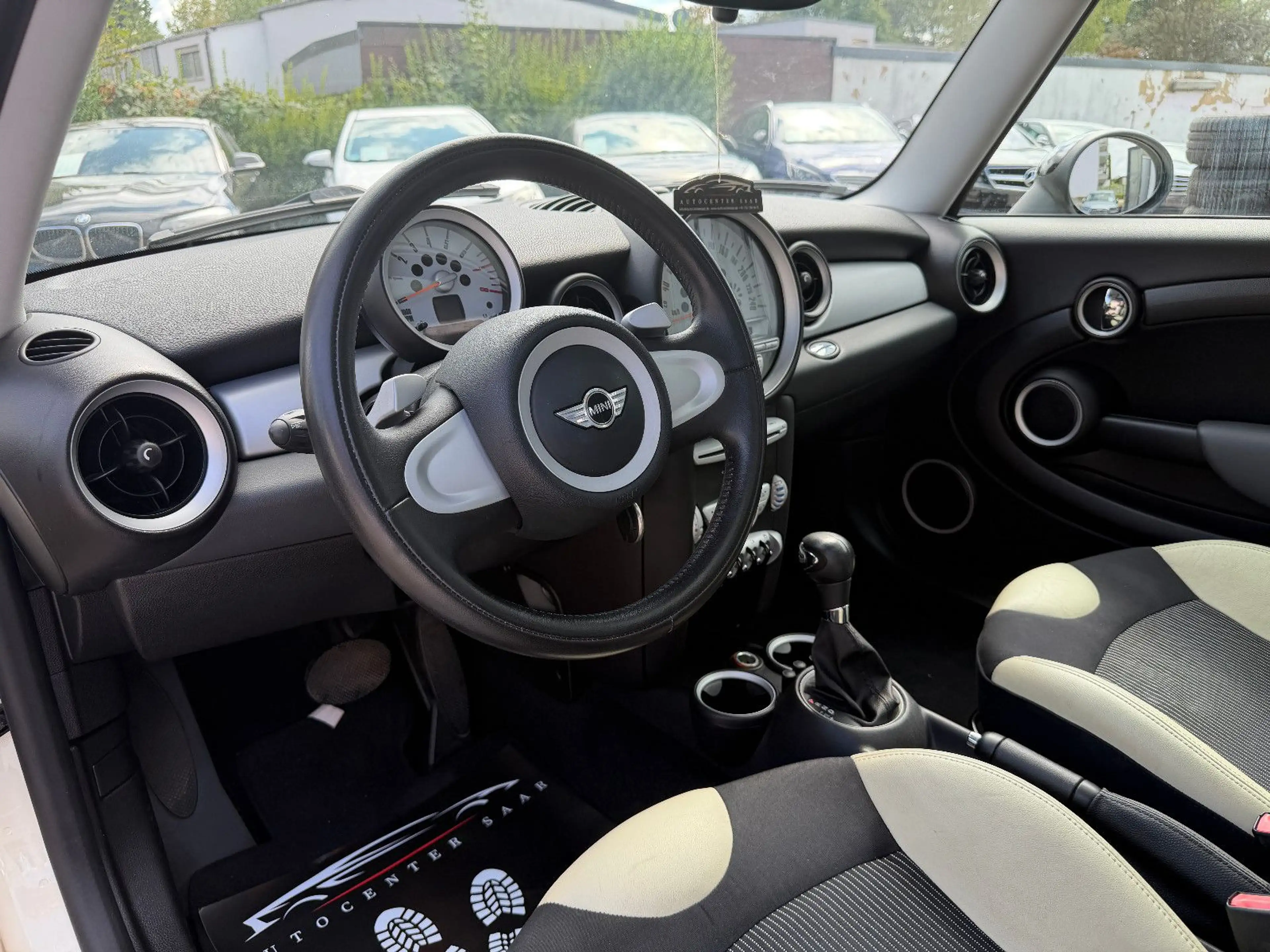 MINI One 1.4 Pepper Automatik 83TKM Klima Panorama — photo 12