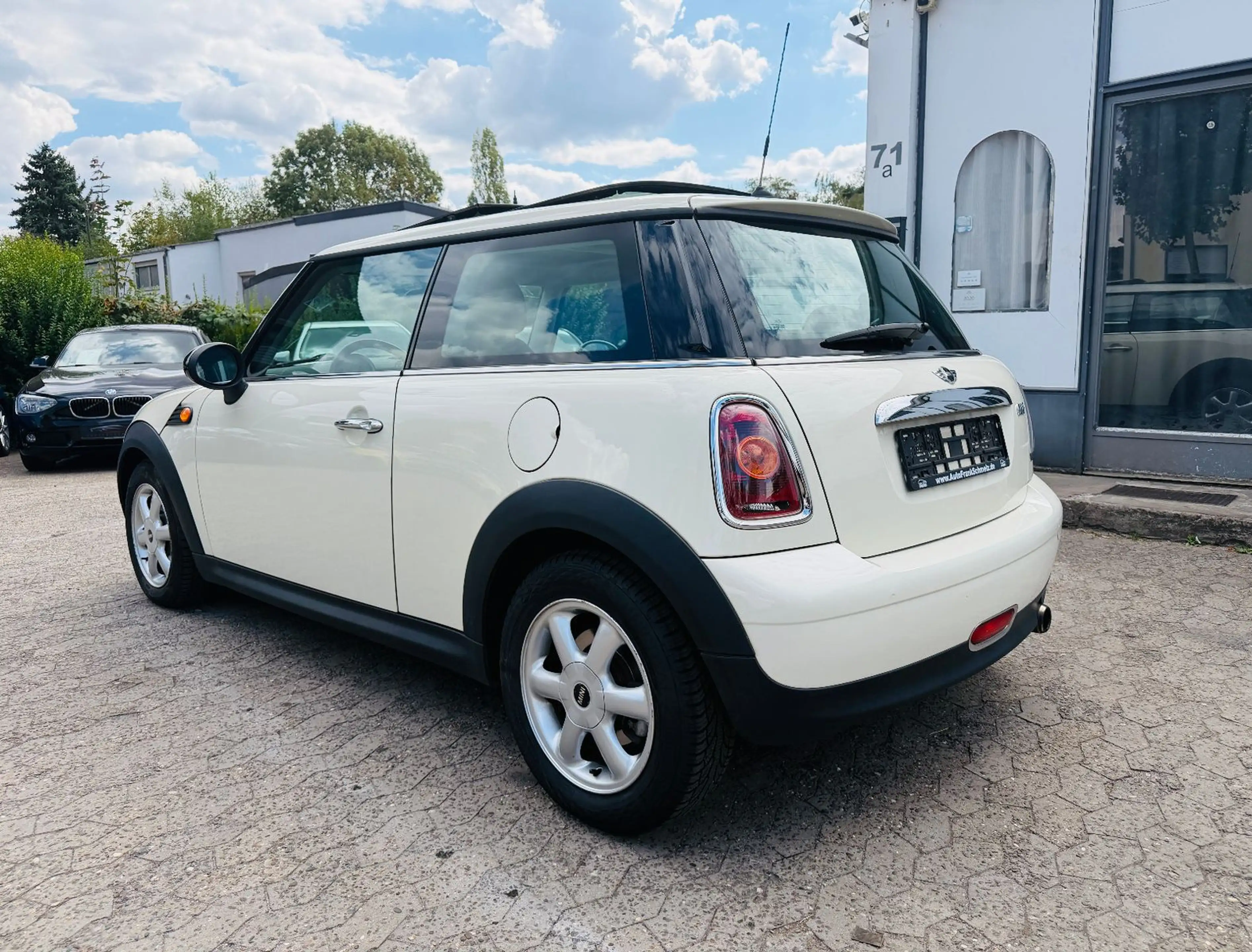MINI One 1.4 Pepper Automatik 83TKM Klima Panorama — photo 4