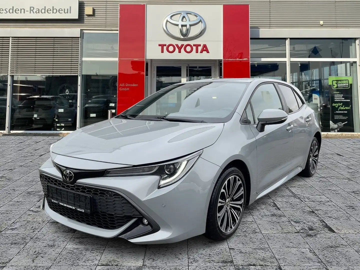 Toyota Corolla 1.2T Team D ACC*EinparkAssist*KAM*DAB*SHZ Grau - 1