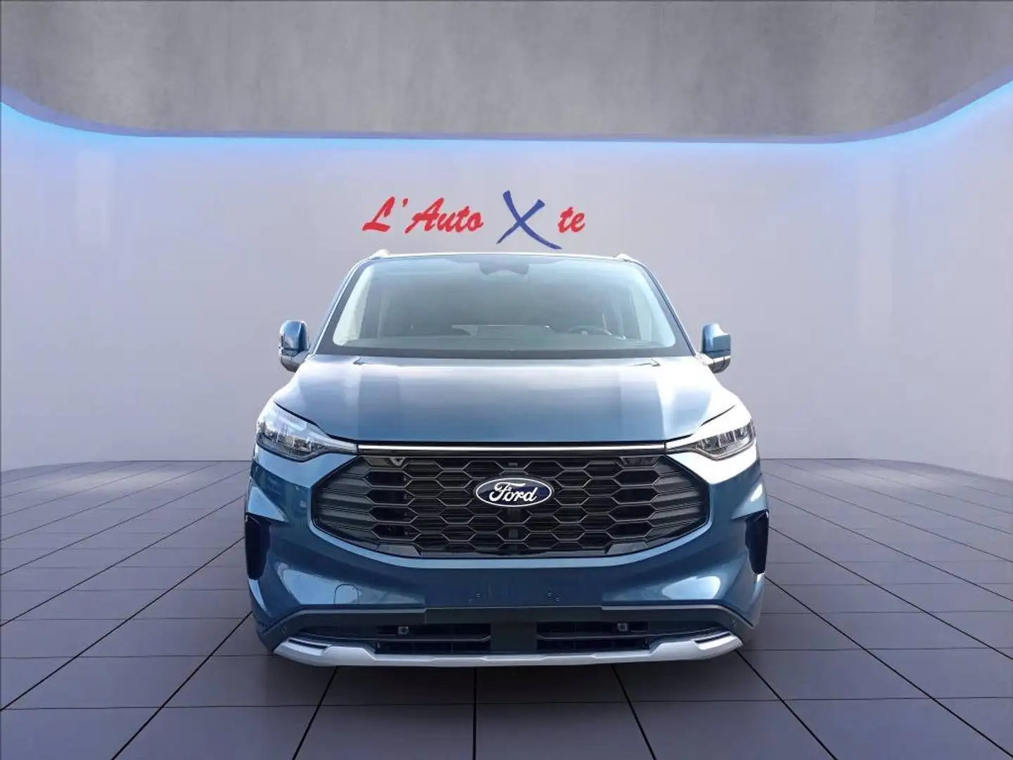 Ford Tourneo Custom V710 320 2.0 ecoblue 170cv Active L1H1 A8 Bleu - 2