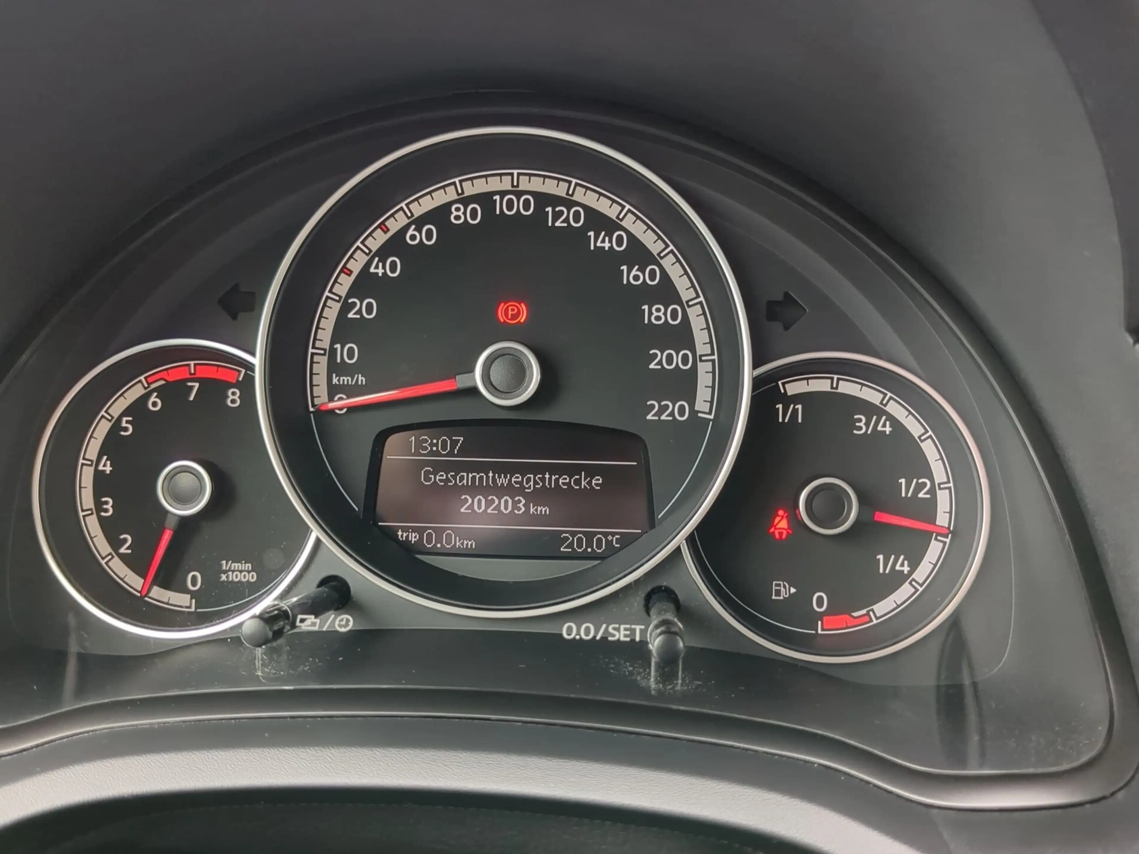 Volkswagen up! 1.0 Club Winterp.+Kam.+PDC+SHZ+Facelift — photo 14