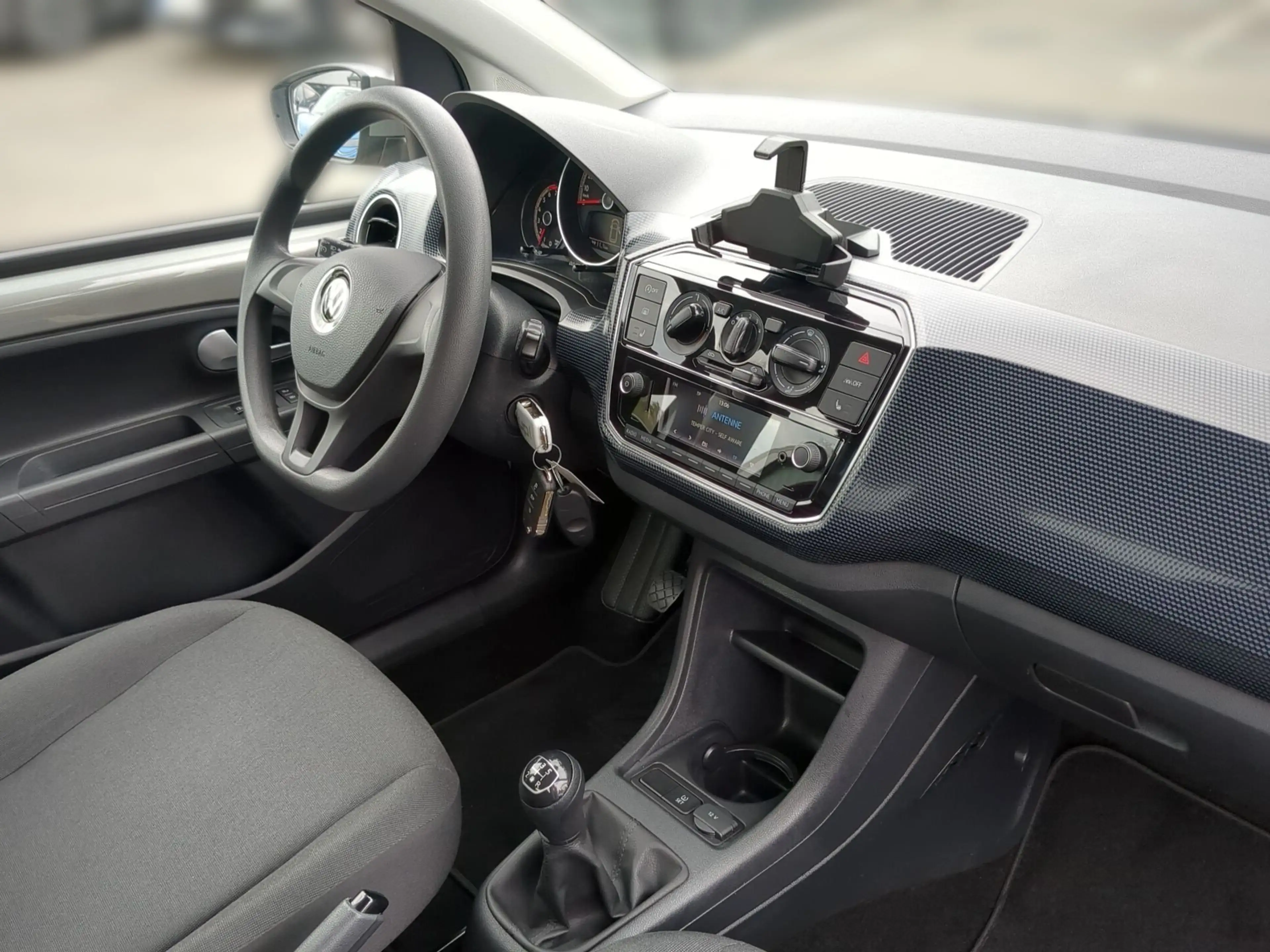 Volkswagen up! 1.0 Club Winterp.+Kam.+PDC+SHZ+Facelift — photo 12