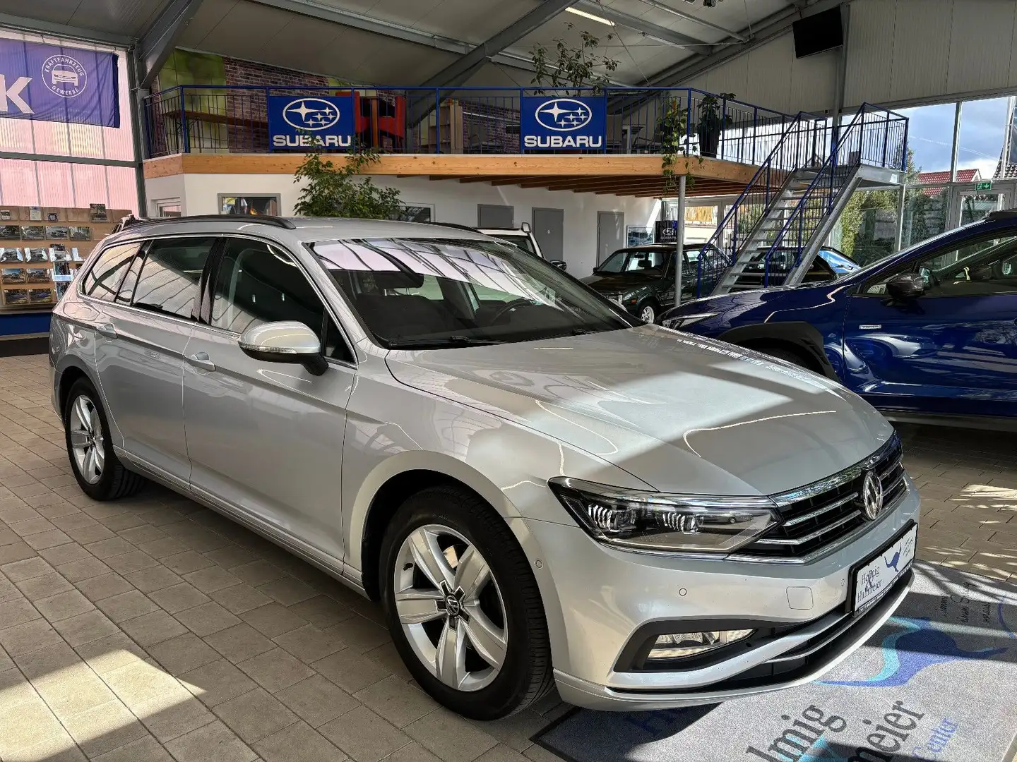 Volkswagen Passat Variant Business Matrix LED ,Navi, Kamera Silber - 1