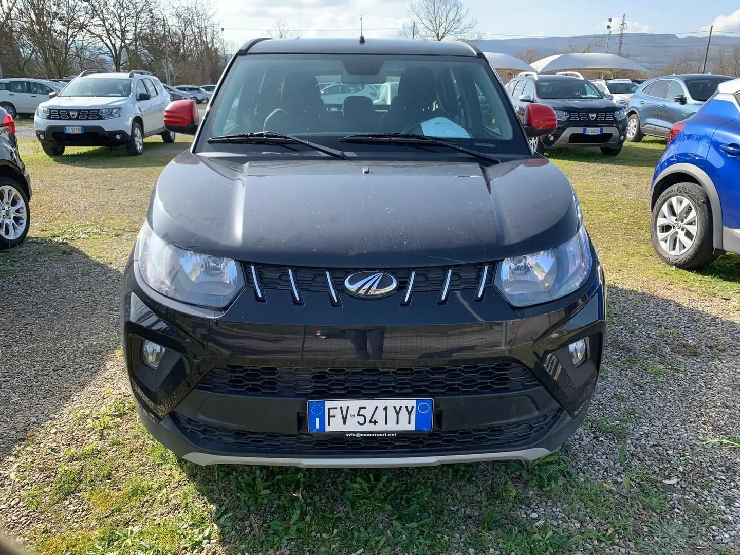 Mahindra KUV100 1.2 VVT M-Bifuel(GPL) K6+ Чорний - 2