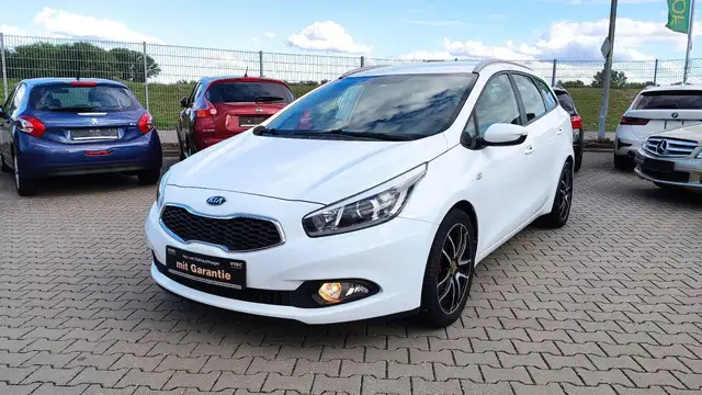 Kia Ceed SW / cee'd SW NAVI+Kamera+BT+FSE+Apple Car P