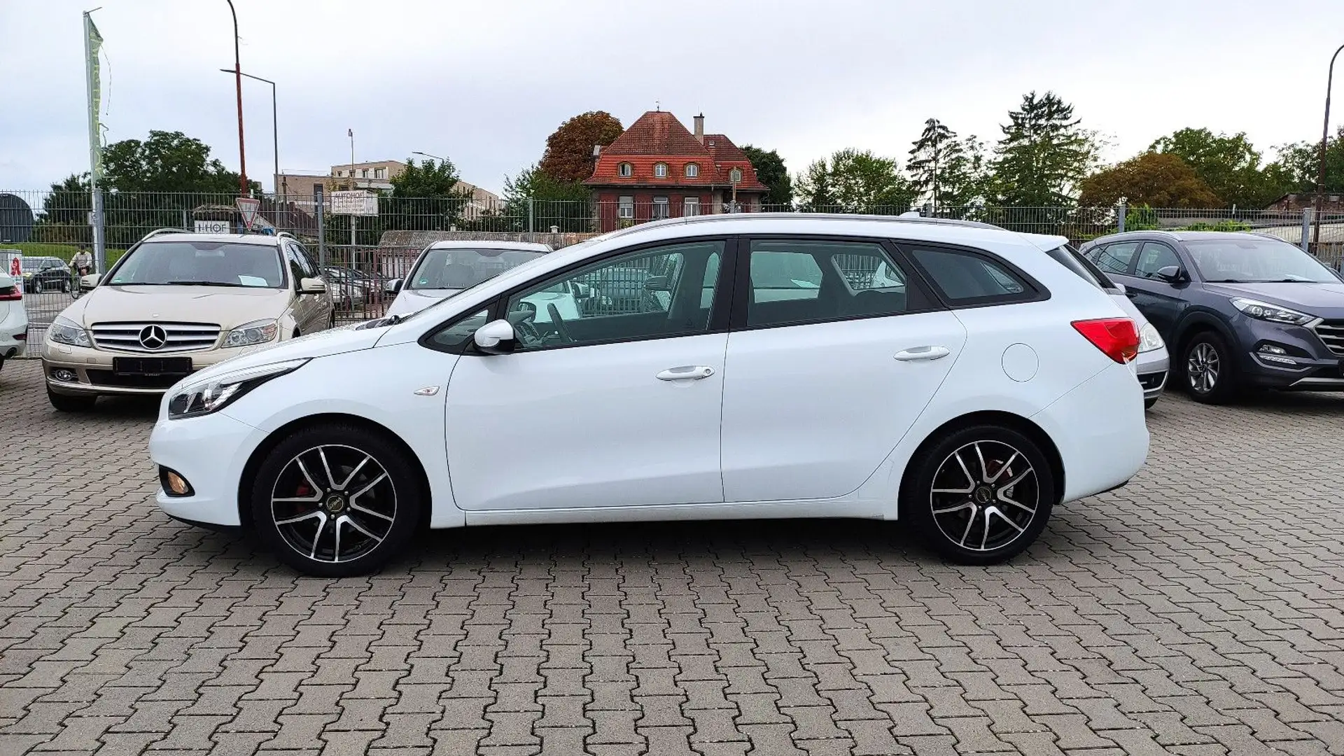 Kia Ceed SW / cee'd SW NAVI+Kamera+BT+FSE+Apple Car P Weiß - 2