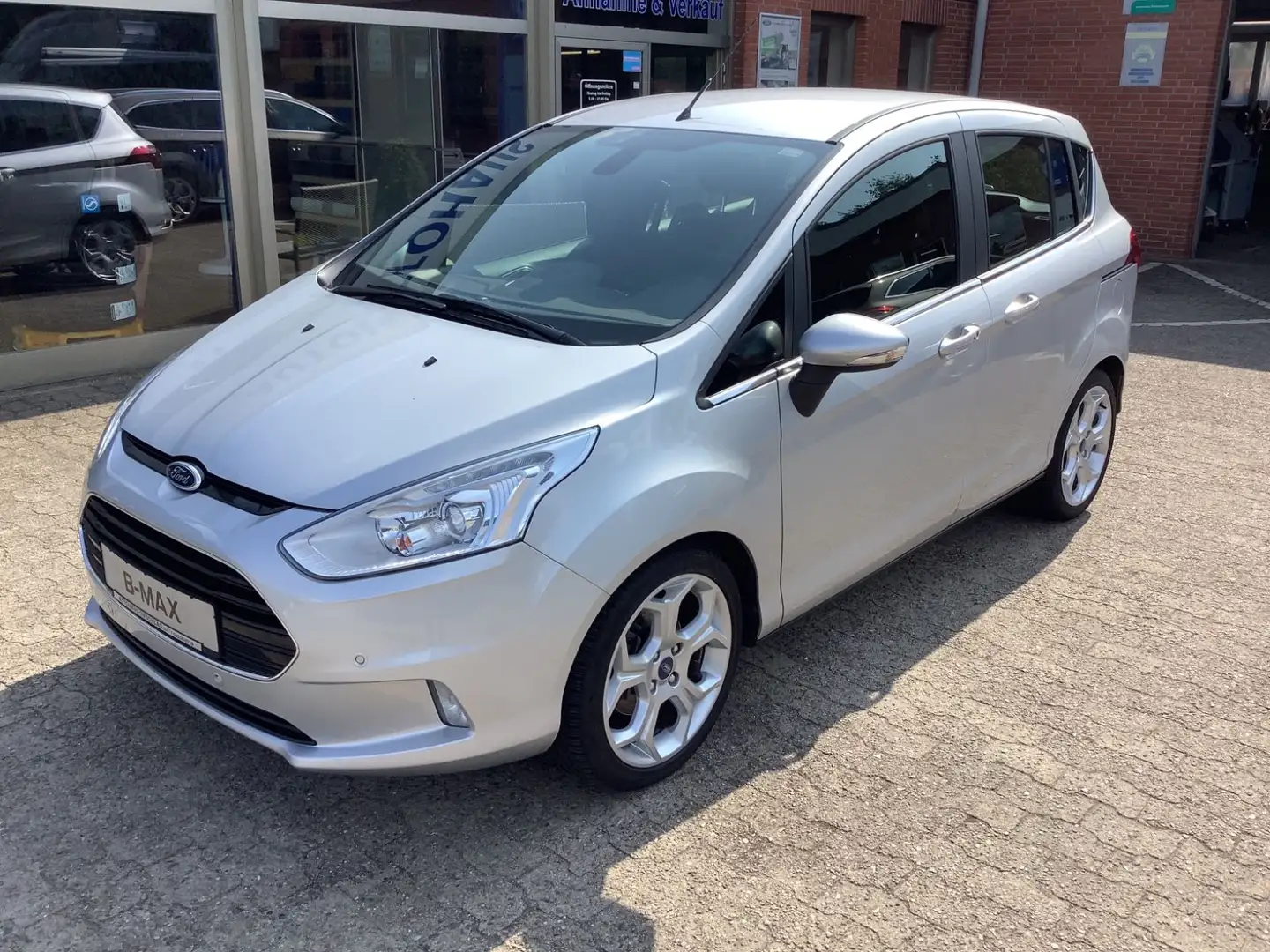 Ford B-Max B-MAX Titanium Silber - 1