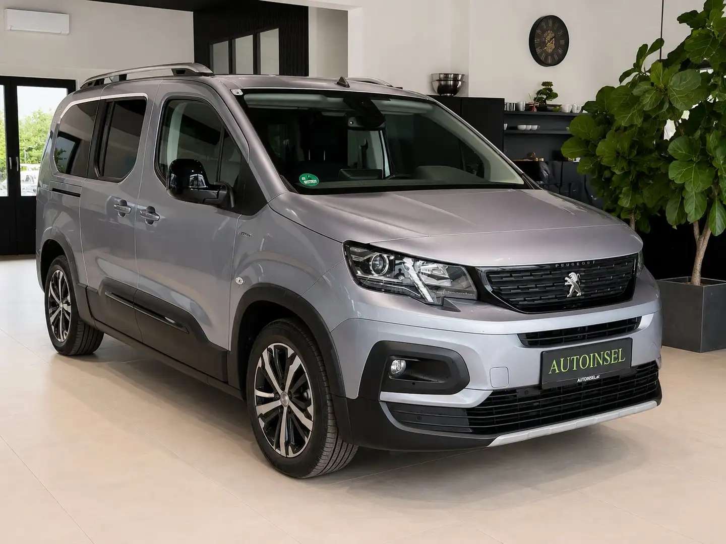 Peugeot Rifter GT-Line lang AUT. Navi SZH Grau - 2