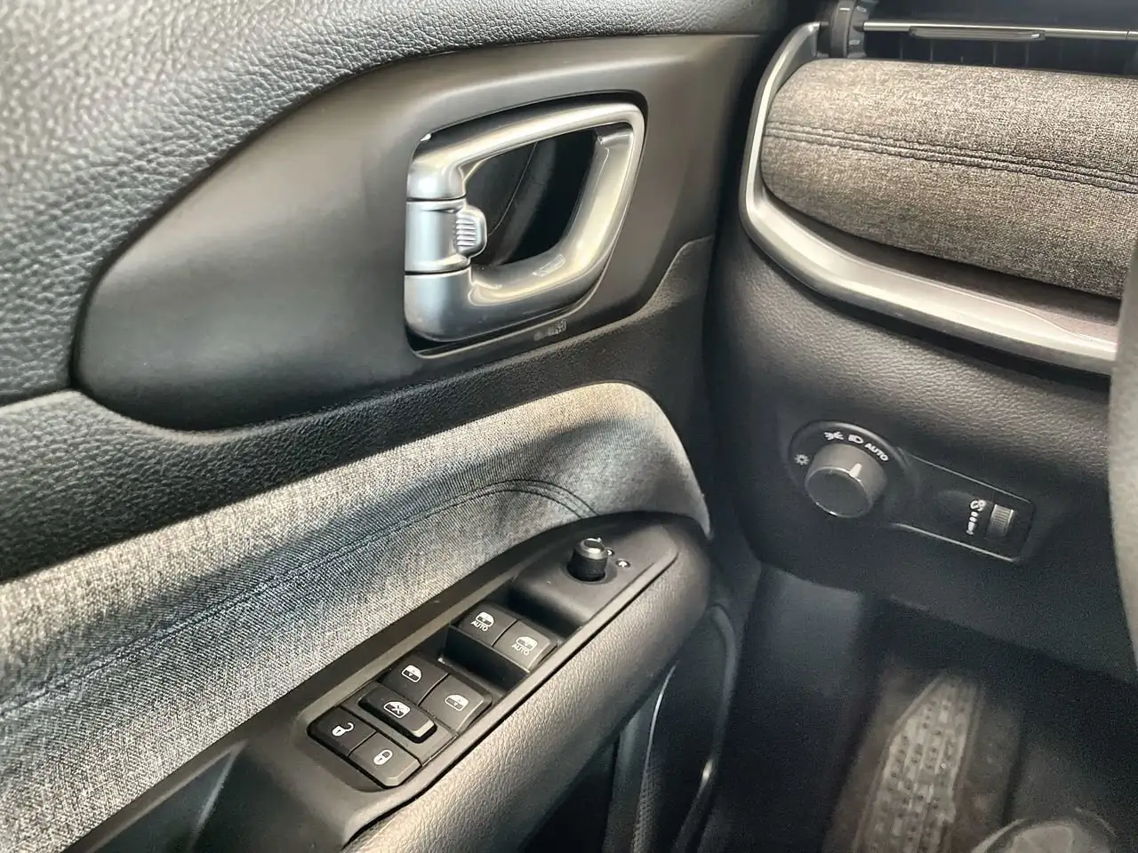 Jeep Compass снимка Jeep Compass