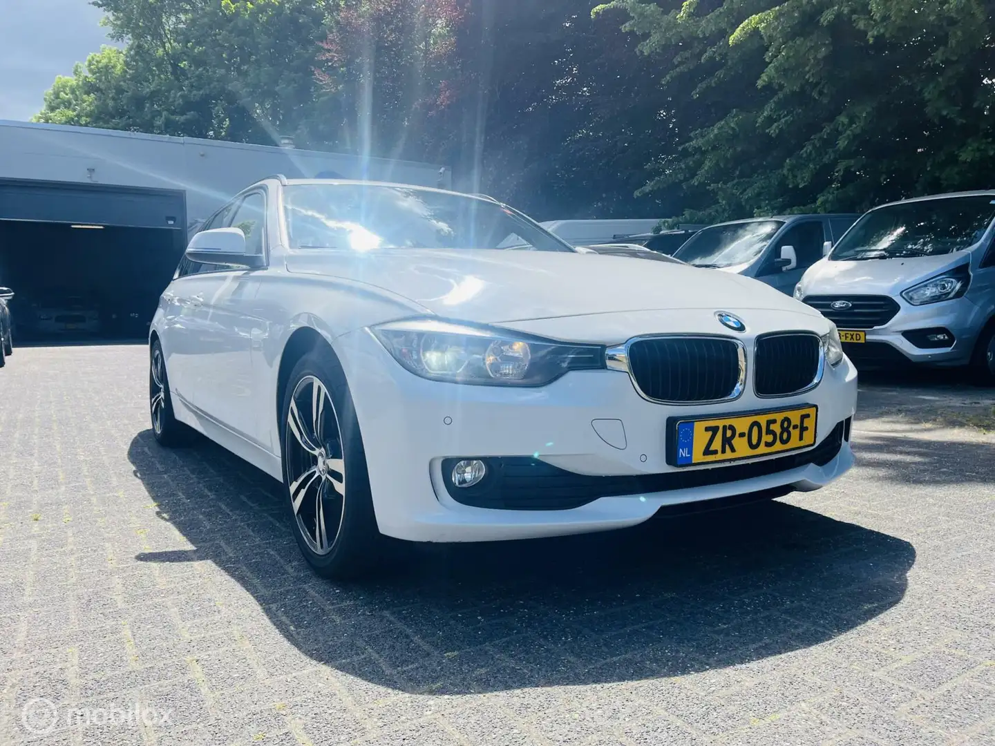 BMW 316 3-serie Touring 316i Executive LM / Climate / PDC Wit - 2