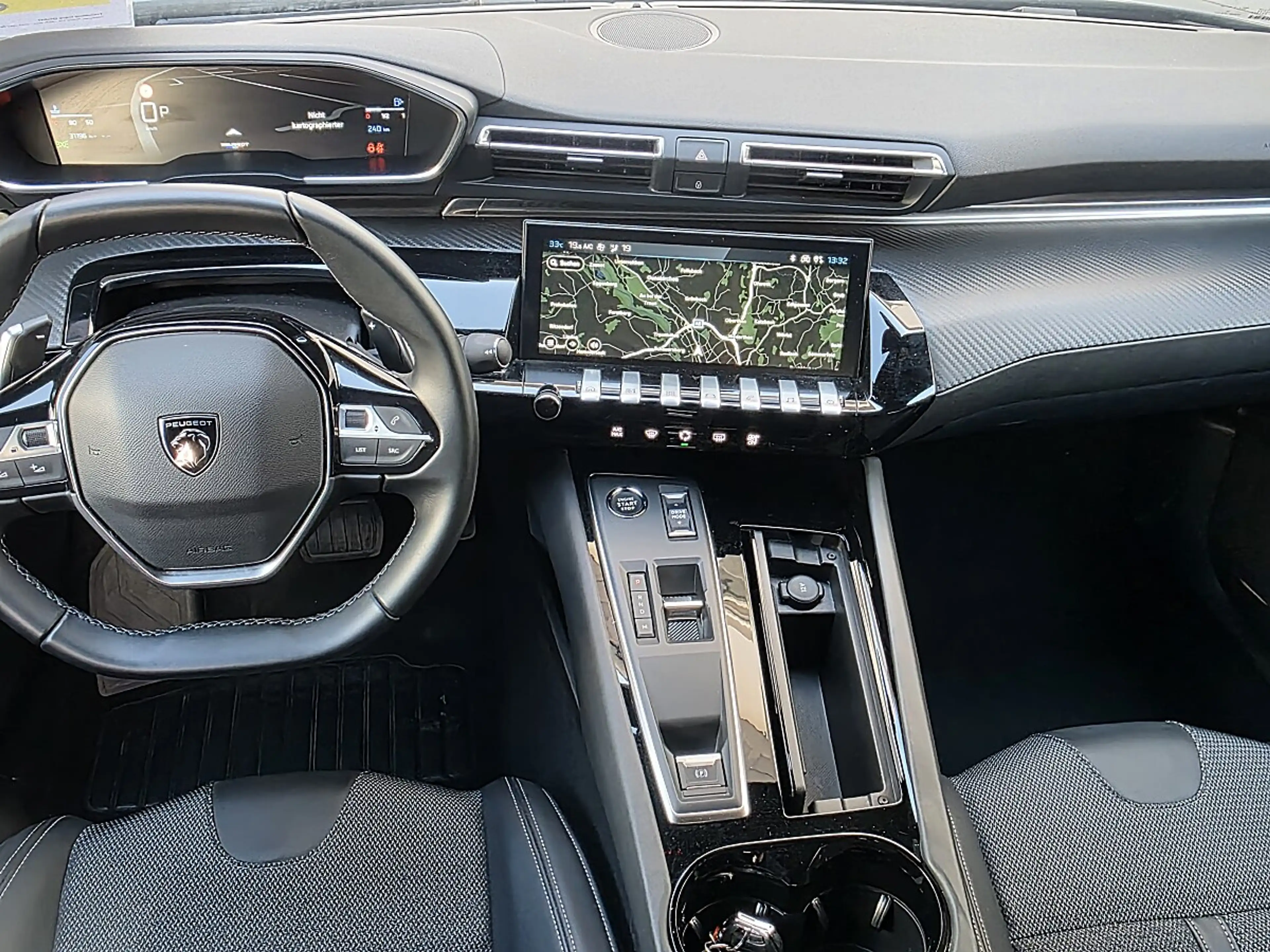 Peugeot 508 PureTech 130 EAT8 Allure Pack Aut. — photo 12
