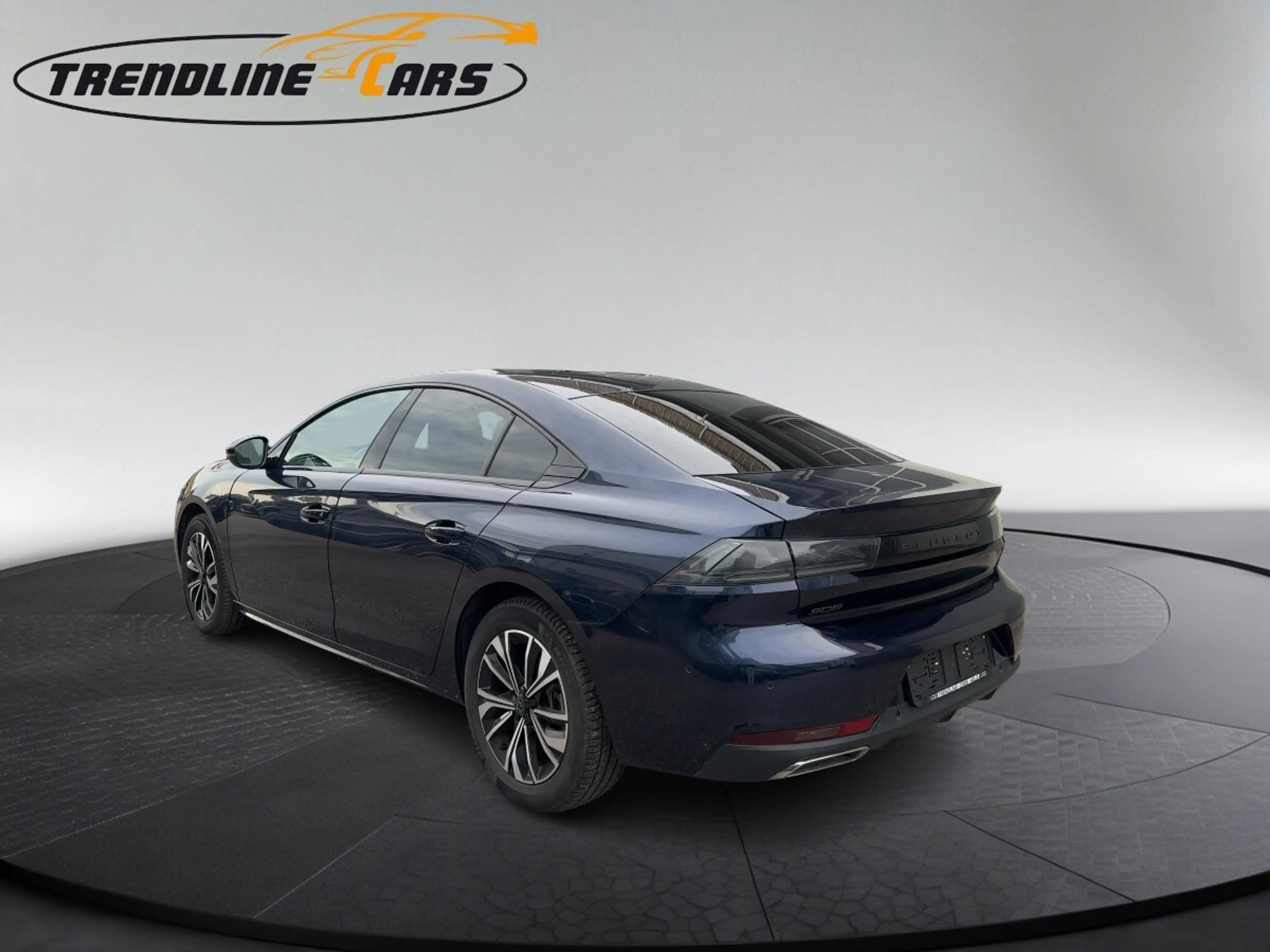 Peugeot 508 PureTech 130 EAT8 Allure Pack Aut. — photo 8