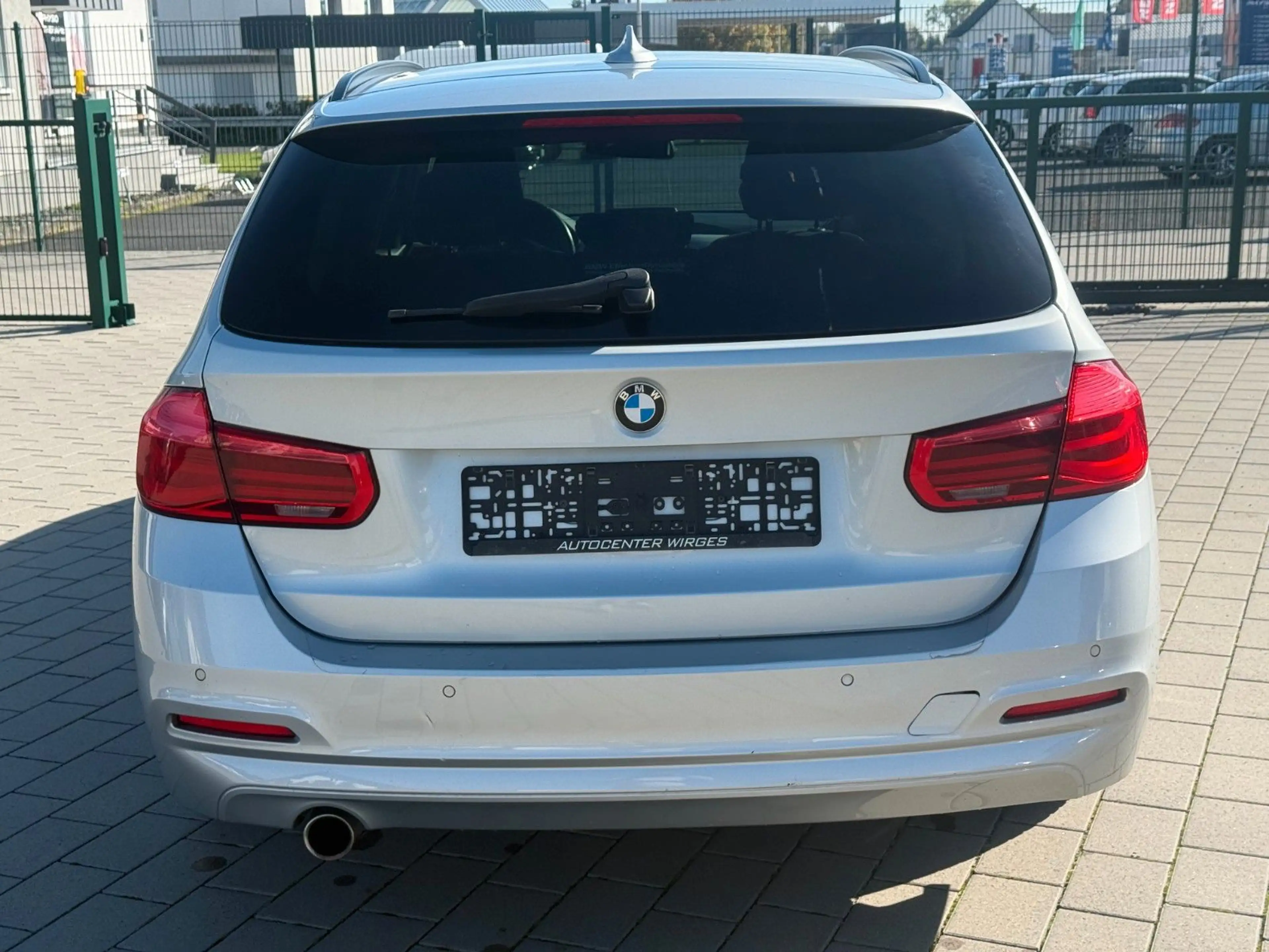 BMW 318 3 Touring 318 d* — photo 6