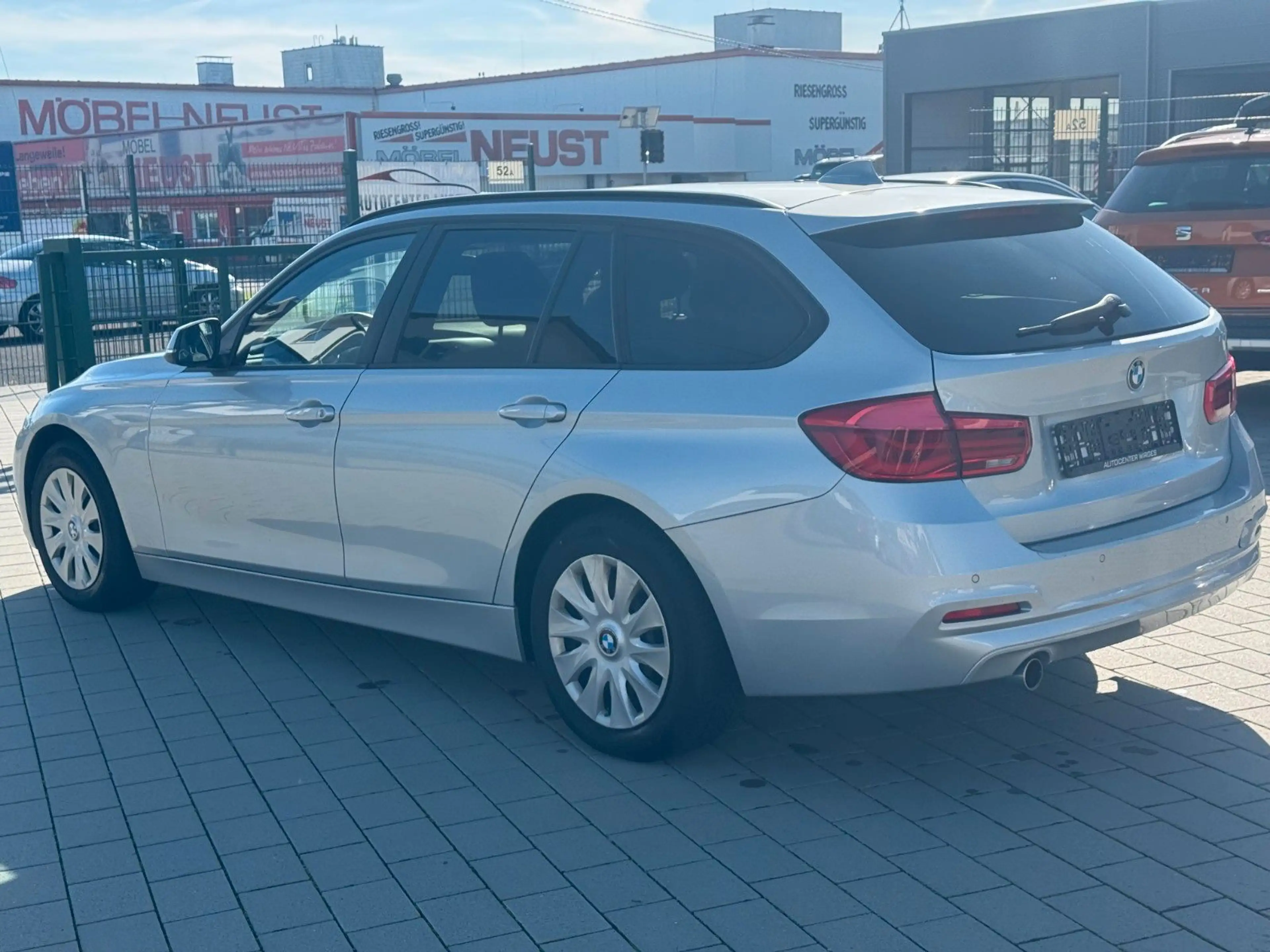 BMW 318 3 Touring 318 d* — photo 7