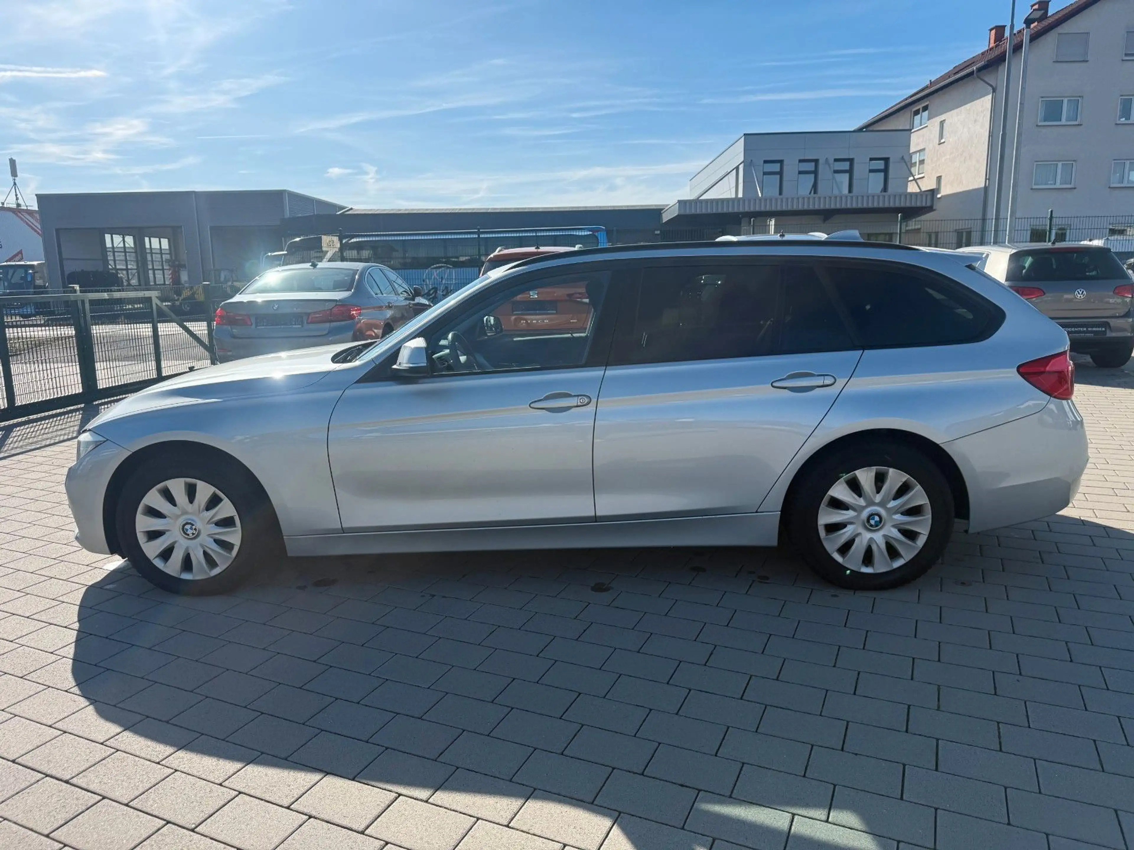 BMW 318 3 Touring 318 d* — photo 8