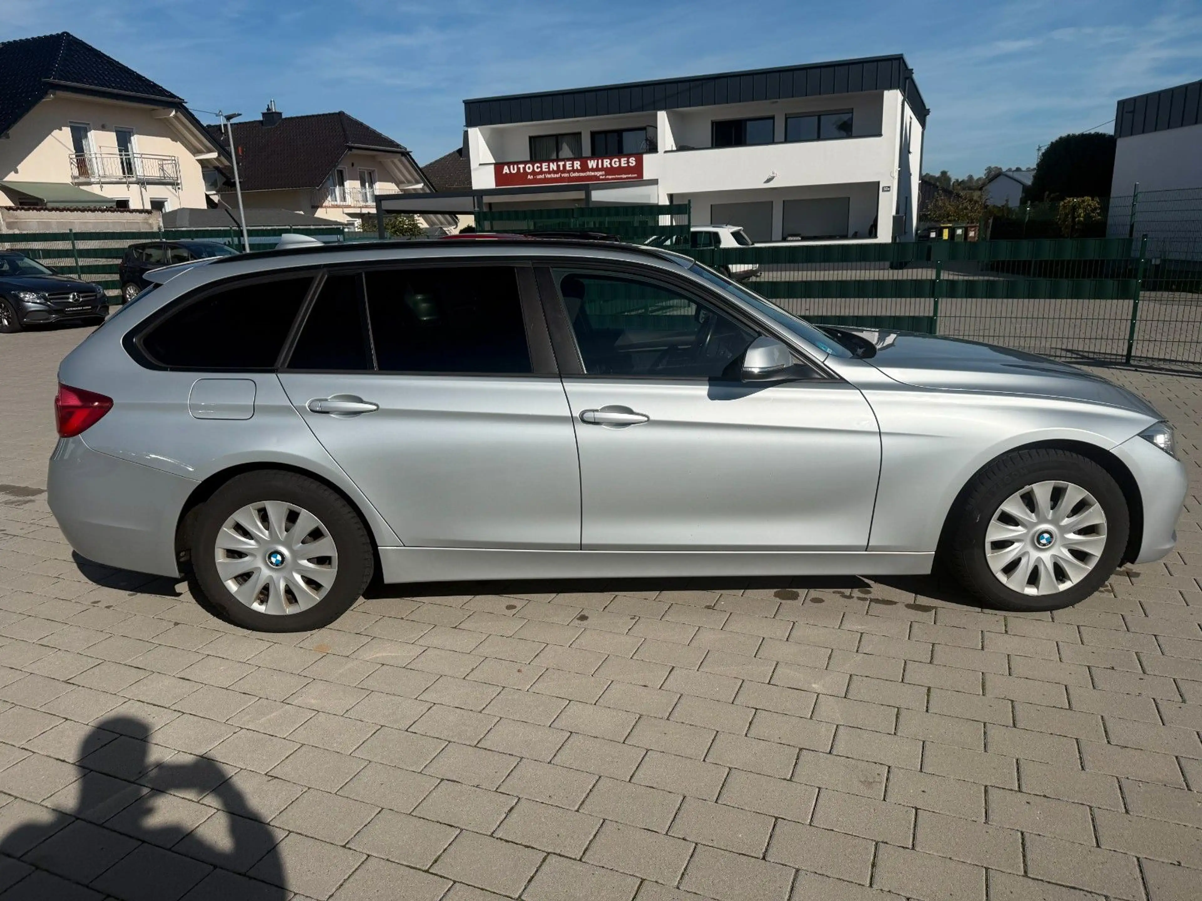 BMW 318 3 Touring 318 d* — photo 4