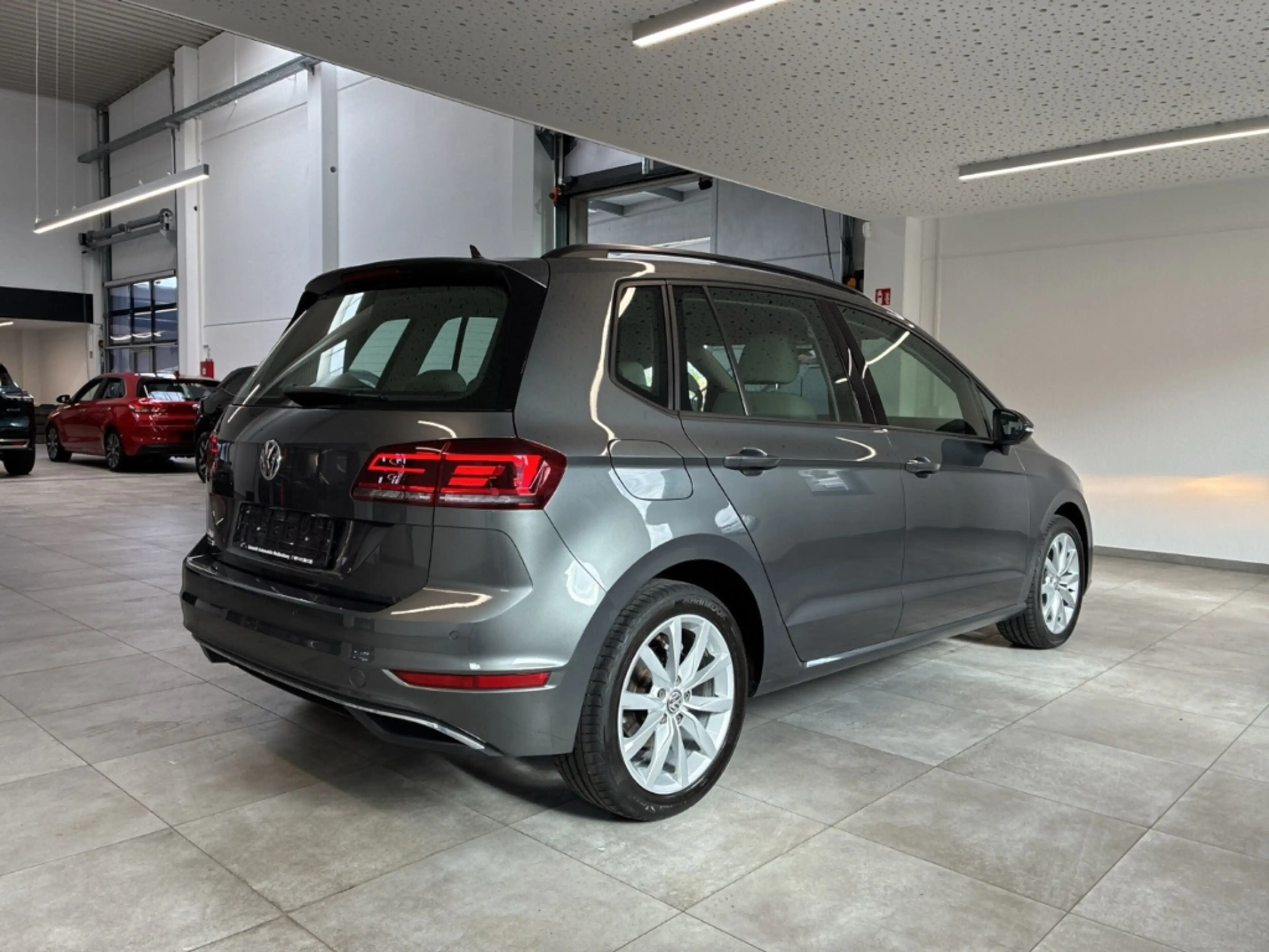 Volkswagen Golf Sportsvan VII 1.0 TSI Comfortline PDC Klima — photo 4