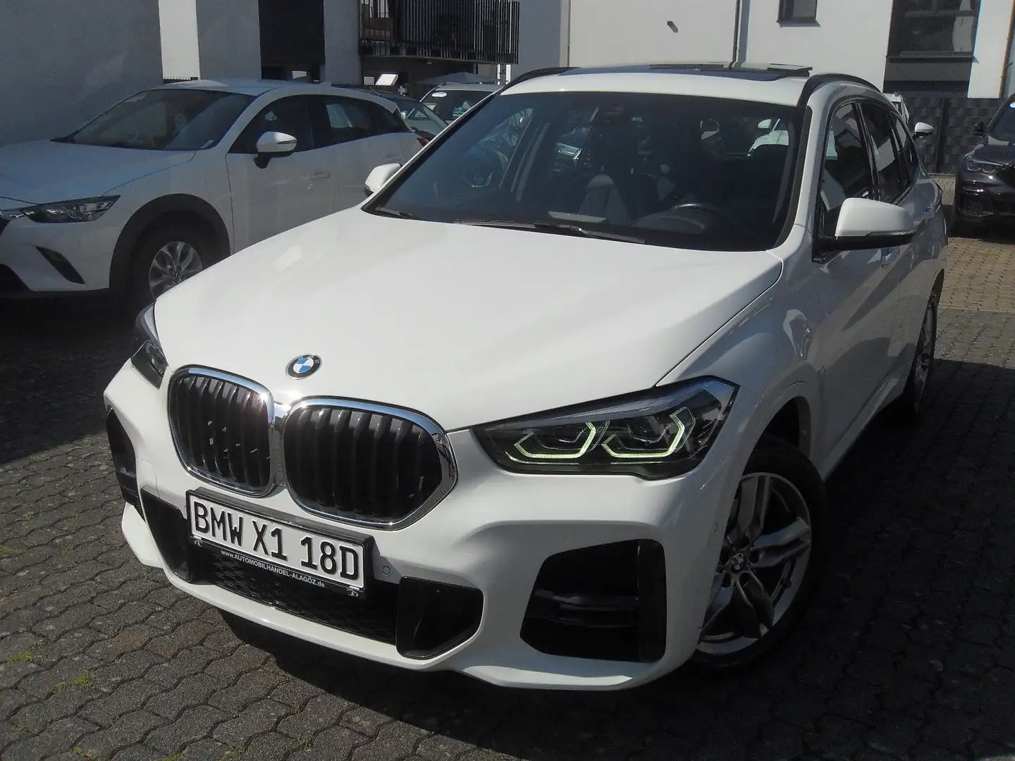 BMW X1 sDrive 18d M-SPORTPAKET LEDER KAMERA NAV PANO Blanco - 2