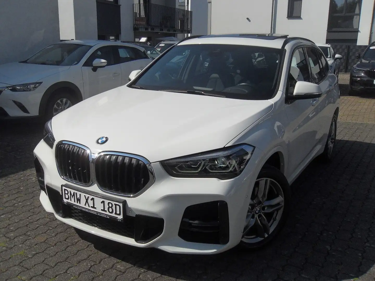 BMW X1 sDrive 18d M-SPORTPAKET LEDER KAMERA NAV PANO Blanco - 1
