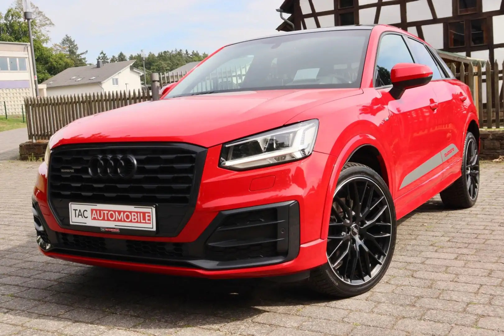 Audi Q2 quattro S line PANO LED VIRTUAL HUD LEDER 19" Rot - 2