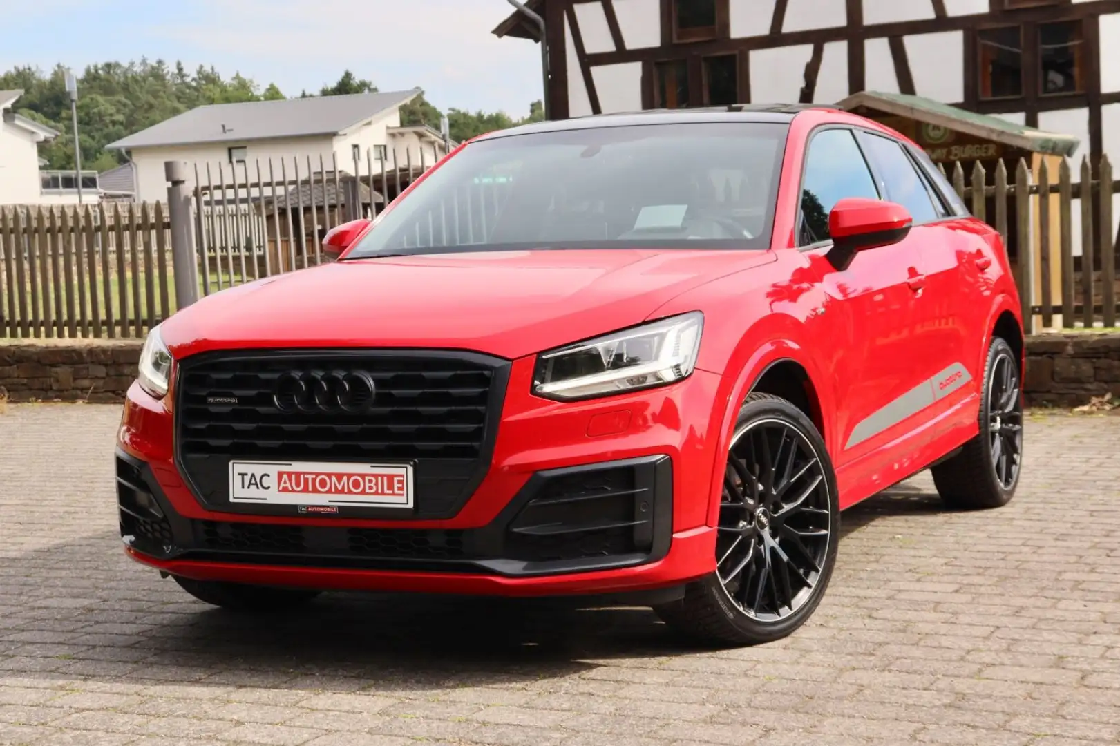 Audi Q2 quattro S line PANO LED VIRTUAL HUD LEDER 19" Rot - 1