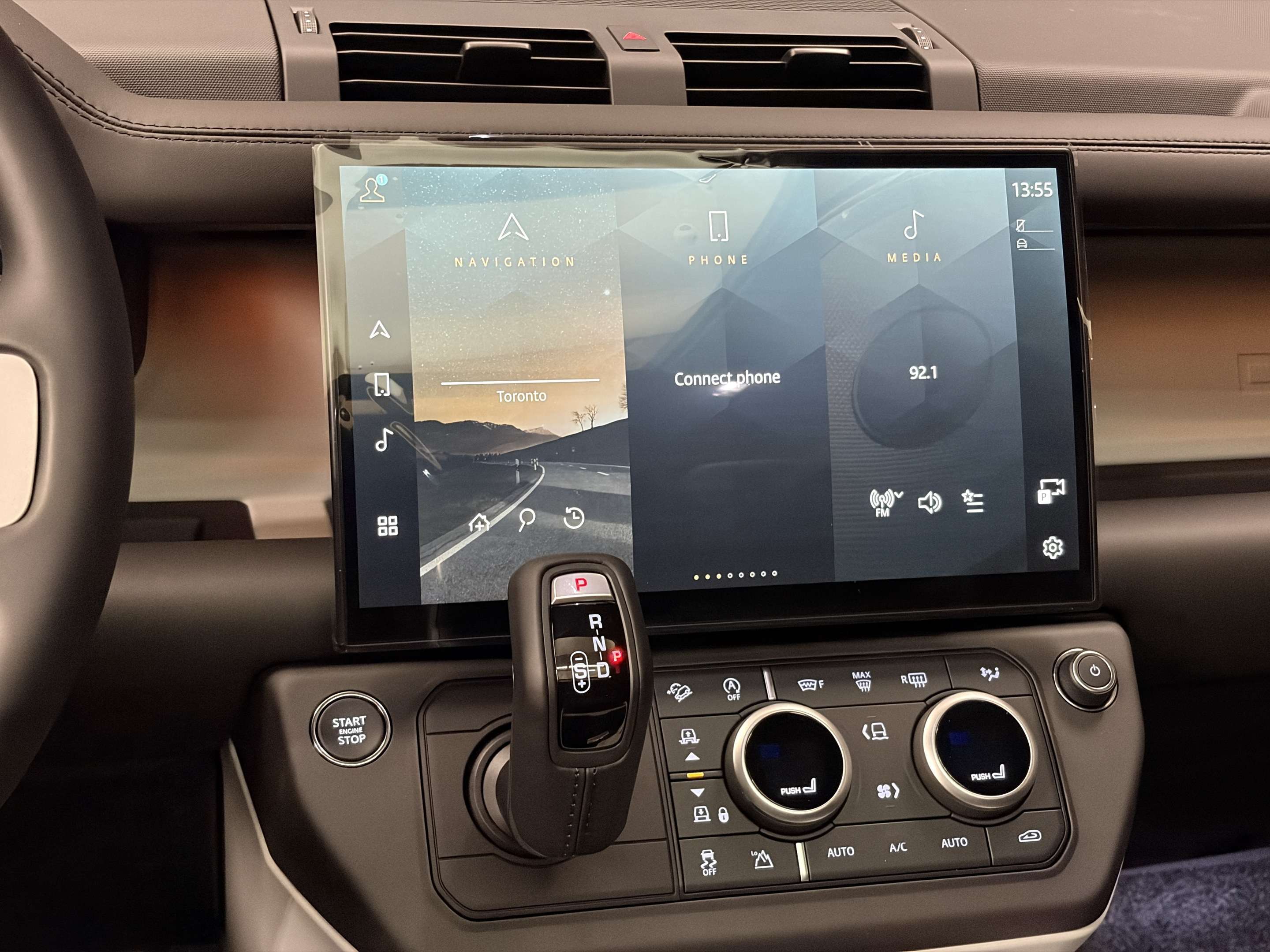 2026 Land Rover Defender X-Dynamic SE thumb 15